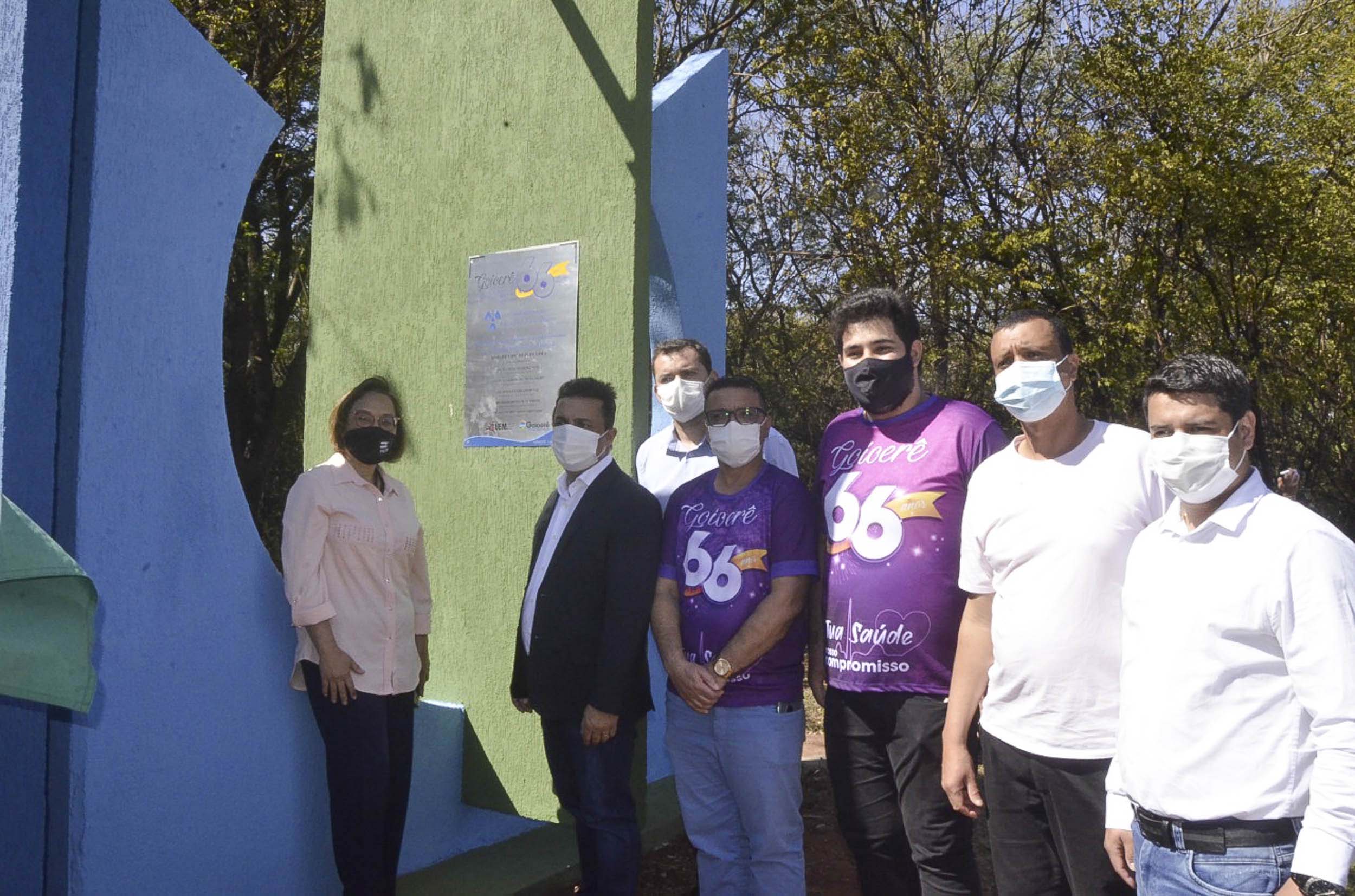 O descerramento de duas placas, uma sobre a data comemorativa em si e outra alusiva ao início do curso de Física Médica, marcou hoje (9) as celebrações oficiais sobre os 30 anos do Câmpus Regional de Goioerê (CRG) da Universidade Estadual de Maringá (UEM). Foto:Assessoria de Imprensa da Prefeitura de Goioerê