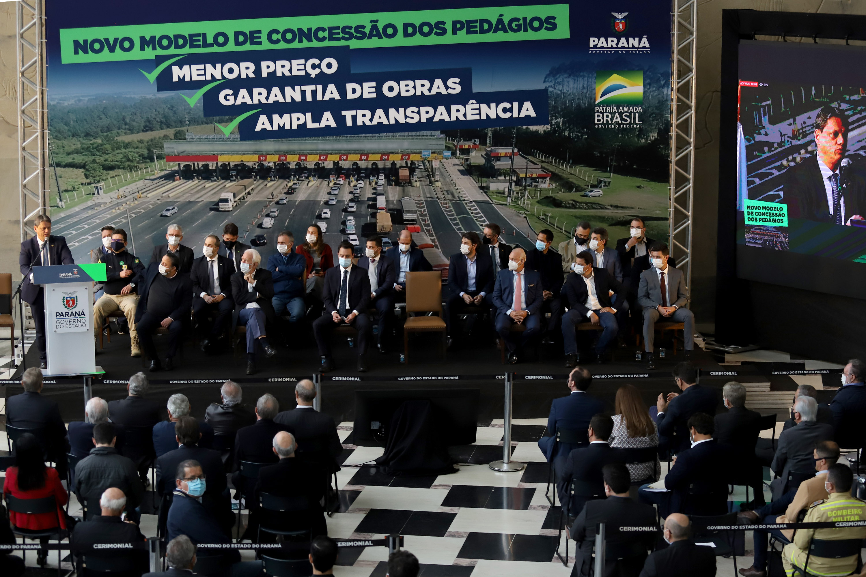 O governador Carlos Massa Ratinho Junior e o ministro da Infraestrutura, Tarcísio Gomes de Freitas, apresentam, os detalhes da nova concessão de 3,3 mil quilômetros de rodovias do Paraná. Foto: Ari Dias/AEN
