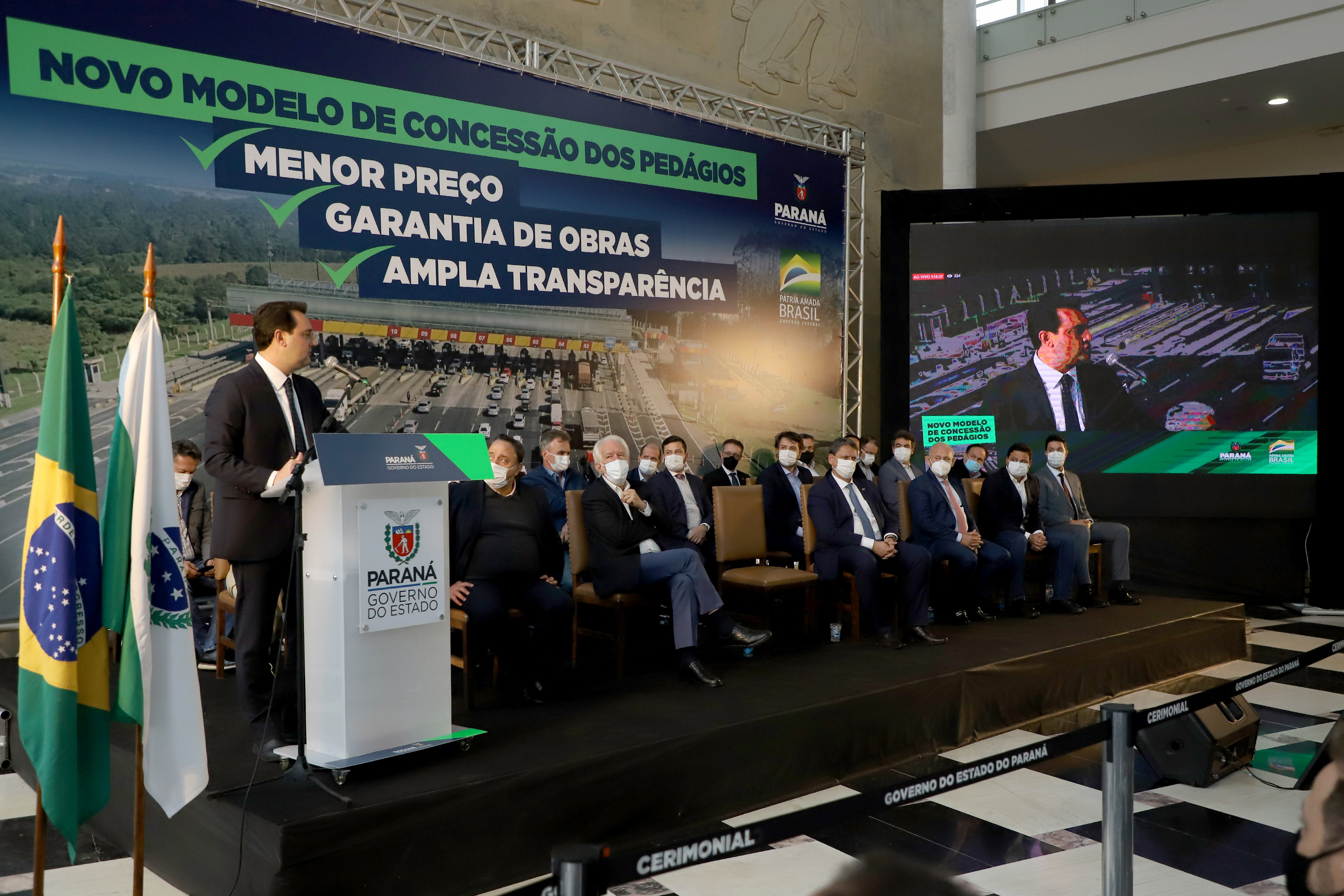 O governador Carlos Massa Ratinho Junior e o ministro da Infraestrutura, Tarcísio Gomes de Freitas, apresentam, os detalhes da nova concessão de 3,3 mil quilômetros de rodovias do Paraná. Foto: Ari Dias/AEN