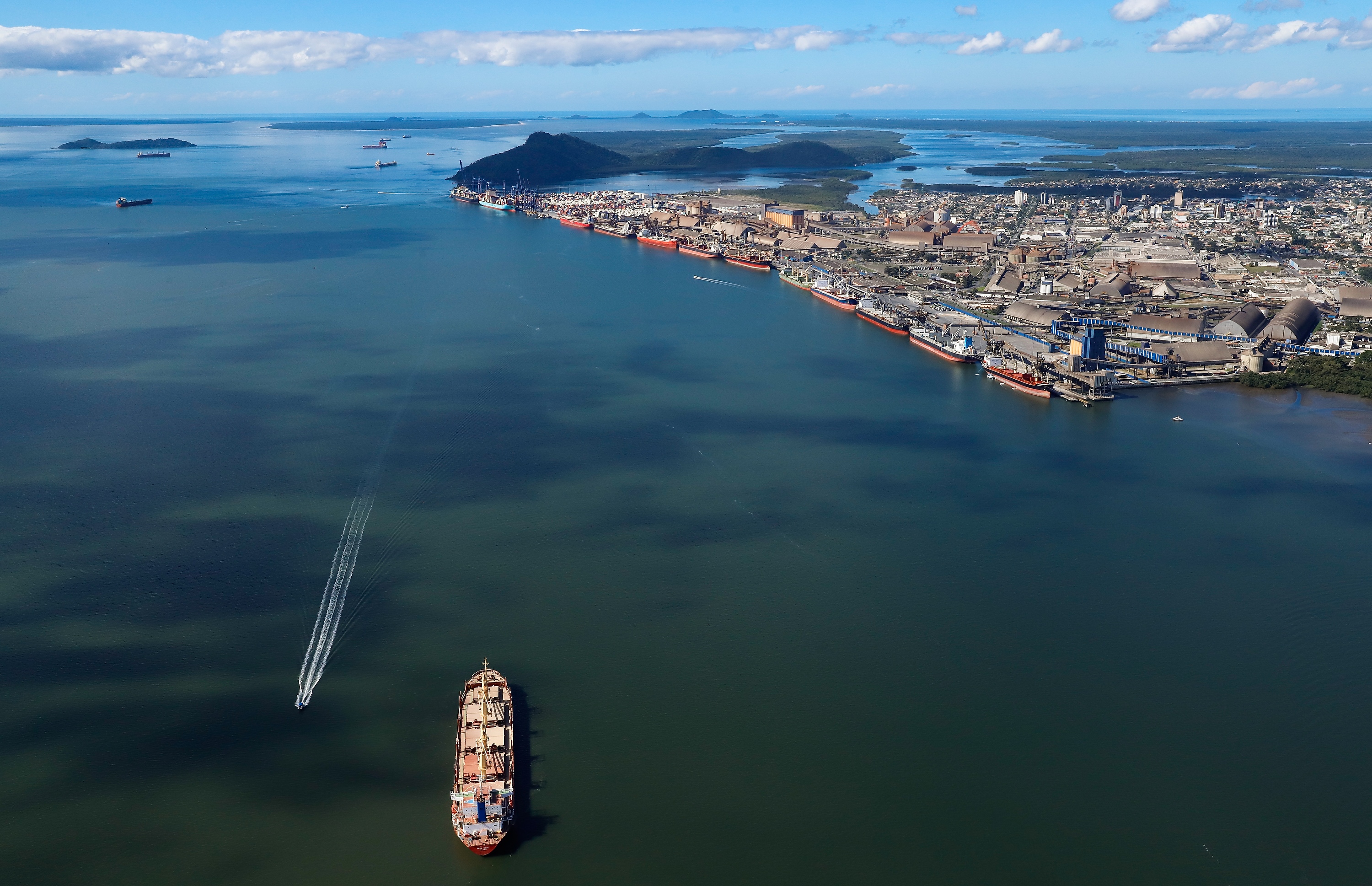 TRF-4 decide que Portos do Paraná pode realizar derrocagem das pedras da Palangana
Foto:  Rodrigo Felix Leal/SEIL