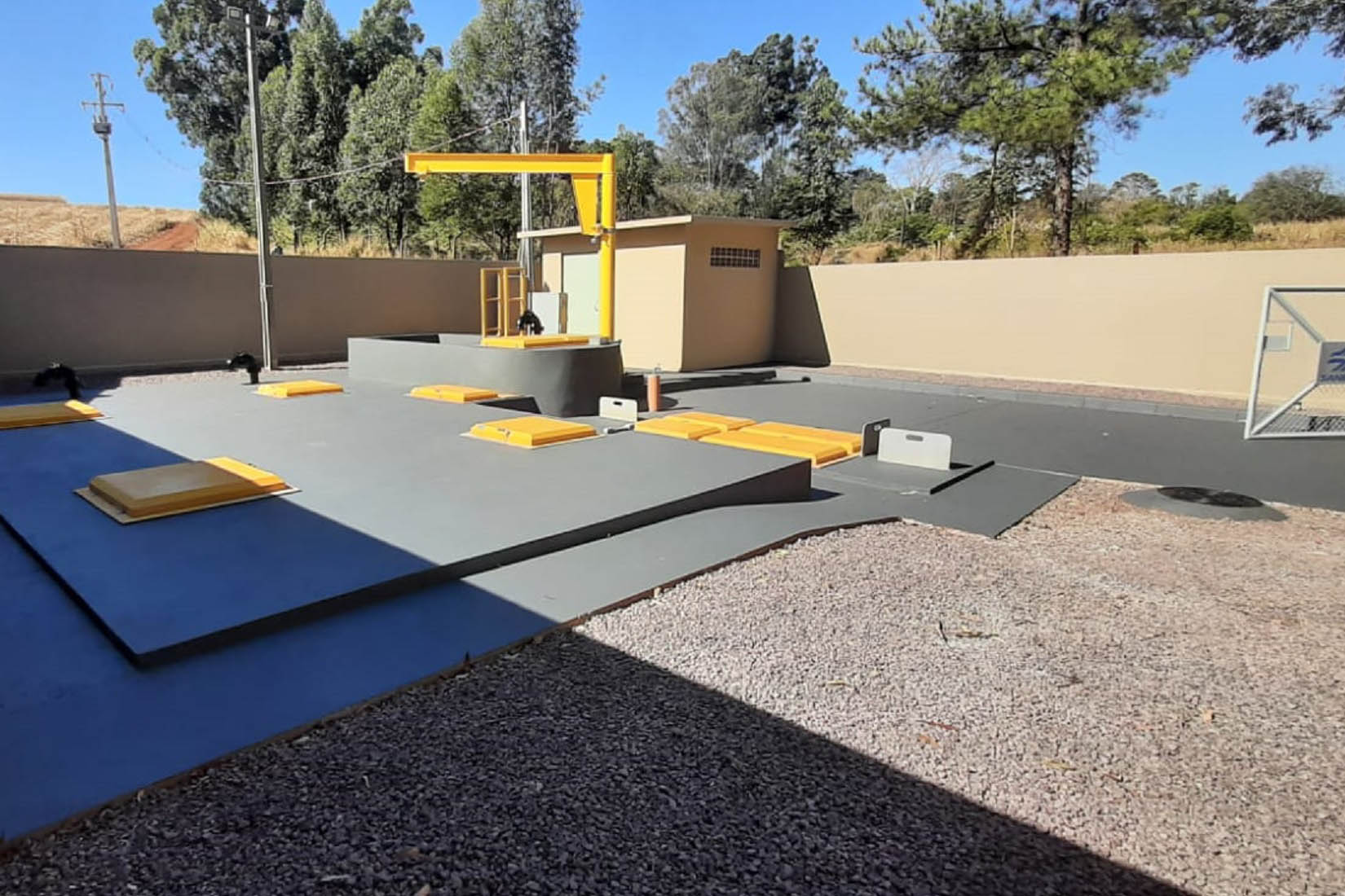 A Sanepar acaba de concluir as obras de implantação das redes coletoras e da estação elevatória de esgoto que vão atender os moradores dos bairros Santos Dumont e Aeroporto, em Cascavel.  - Cascavel, 13/08/2021  -  Foto: Sanepar