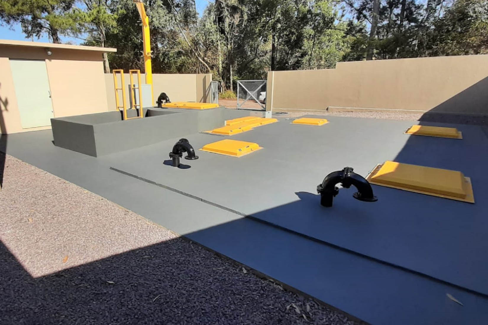 A Sanepar acaba de concluir as obras de implantação das redes coletoras e da estação elevatória de esgoto que vão atender os moradores dos bairros Santos Dumont e Aeroporto, em Cascavel.  - Cascavel, 13/08/2021  -  Foto: Sanepar