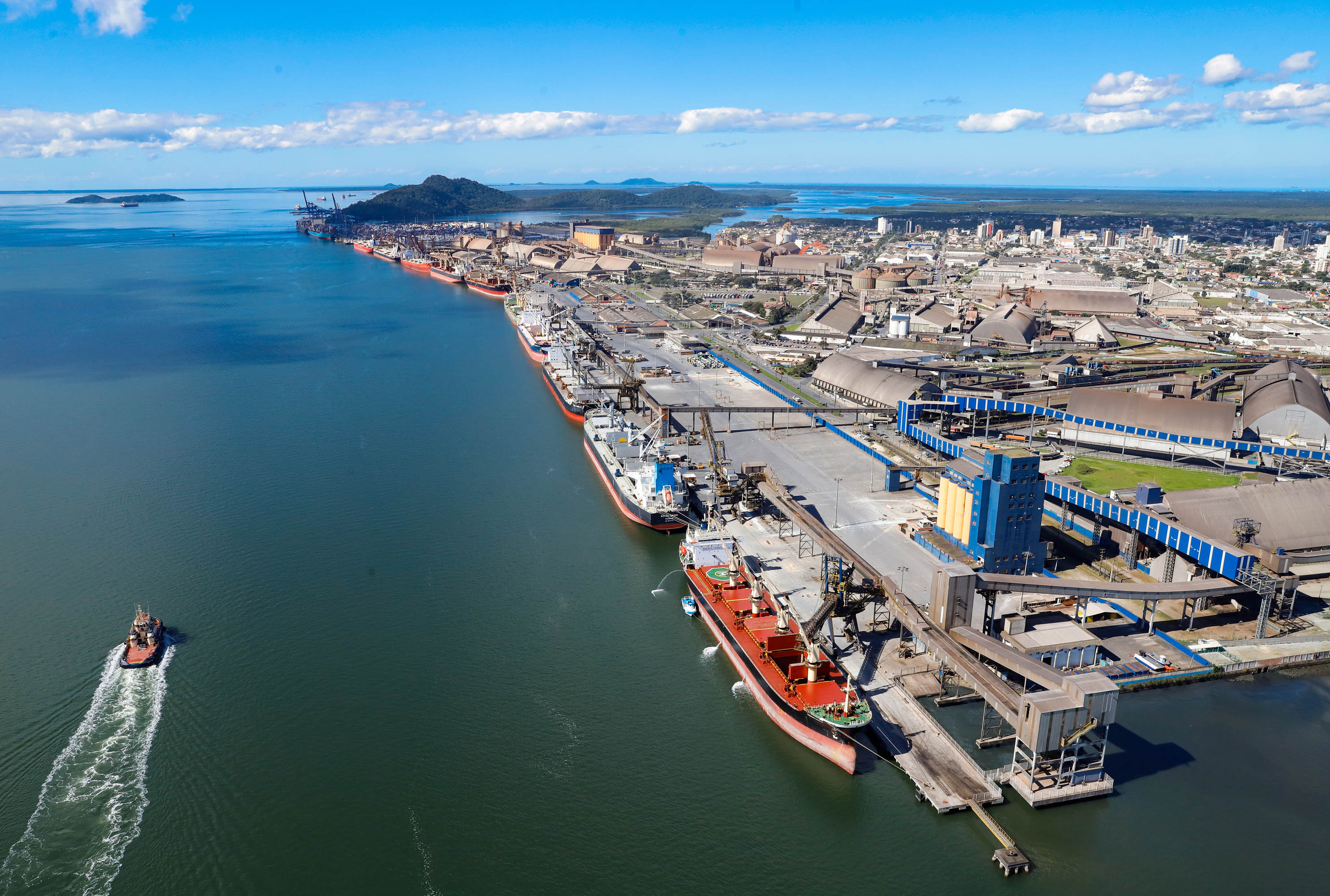 A balança do comércio realizado pelos Portos do Paraná no acumulado de janeiro a julho deste ano registra superávit de US$ 2,6 bilhões. - Paranaguá, 16/08/2021  -  Foto: Rodrigo Félix Leal/Infraestrutura