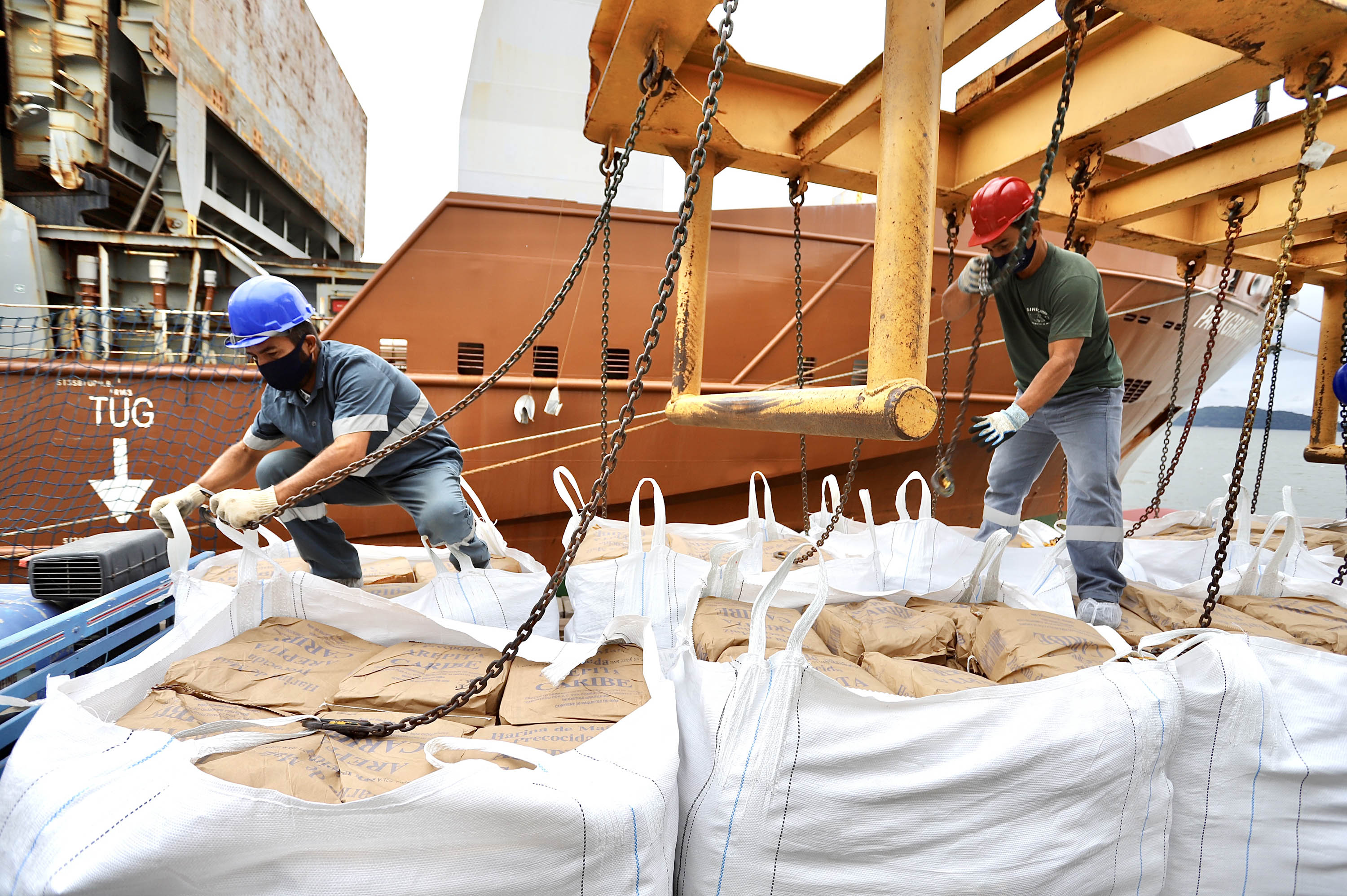 Movimentação geral de cargas cresce 13% em julho nos Portos do Paraná  -  Foto: Claudio Neves