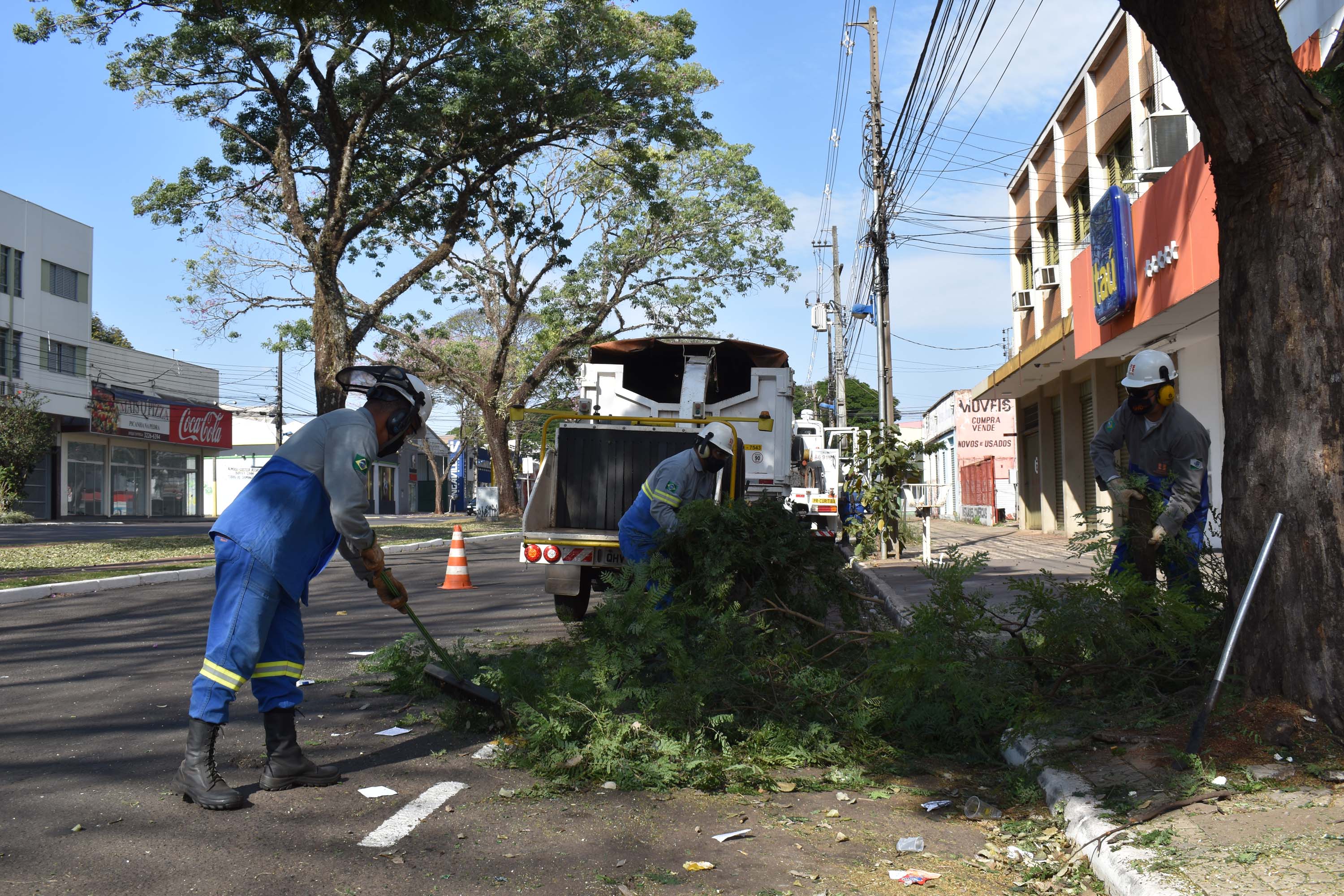 Mutirão da Copel promoveu inspeção e limpeza das rede. Foto: Copel