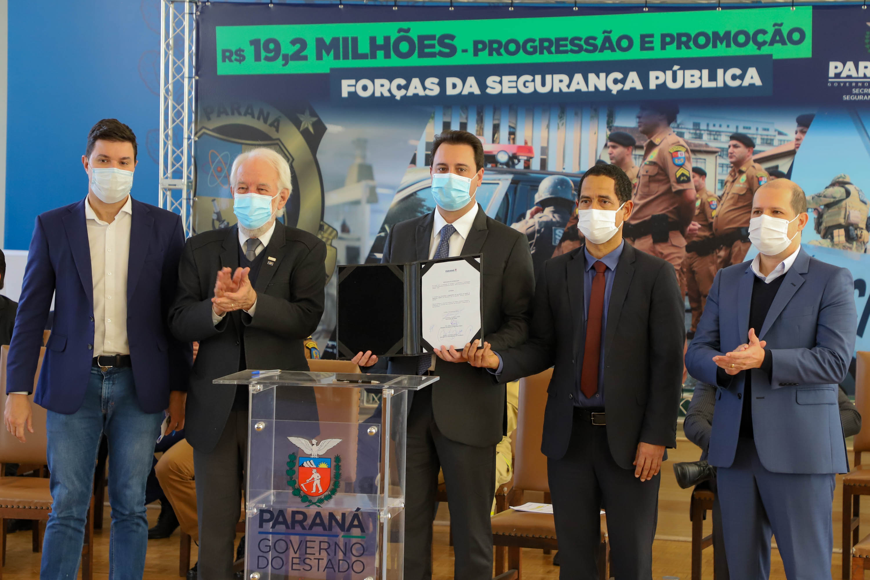 O governador Carlos Massa Ratinho Junior anuncia nesta terça-feira (17) o pagamento das promoções e progressões dos profissionais vinculados à Secretaria de Estado da Segurança Pública.Foto: Ari Dias/ AEN.