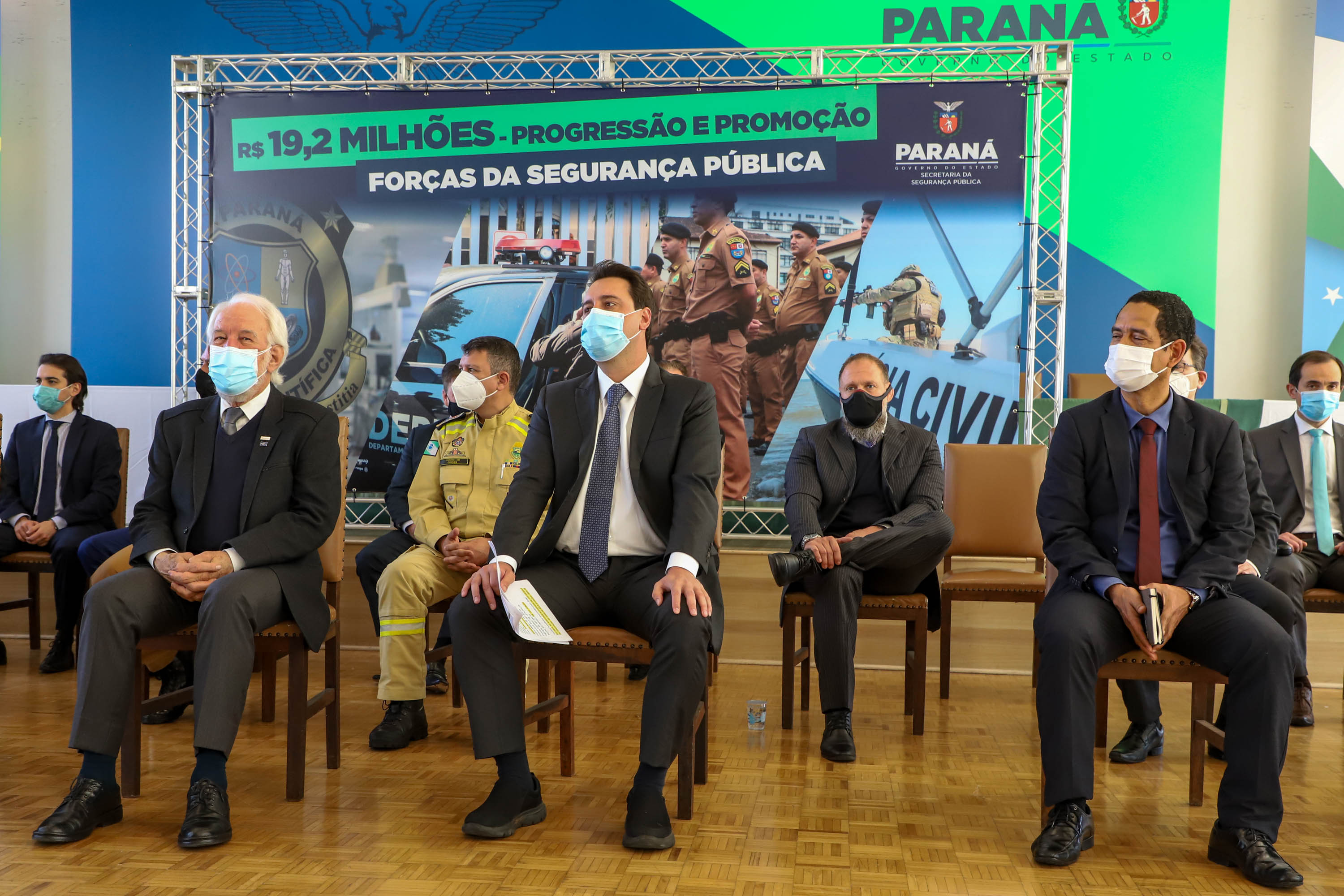 O governador Carlos Massa Ratinho Junior anuncia nesta terça-feira (17) o pagamento das promoções e progressões dos profissionais vinculados à Secretaria de Estado da Segurança Pública.Foto: Ari Dias/ AEN.