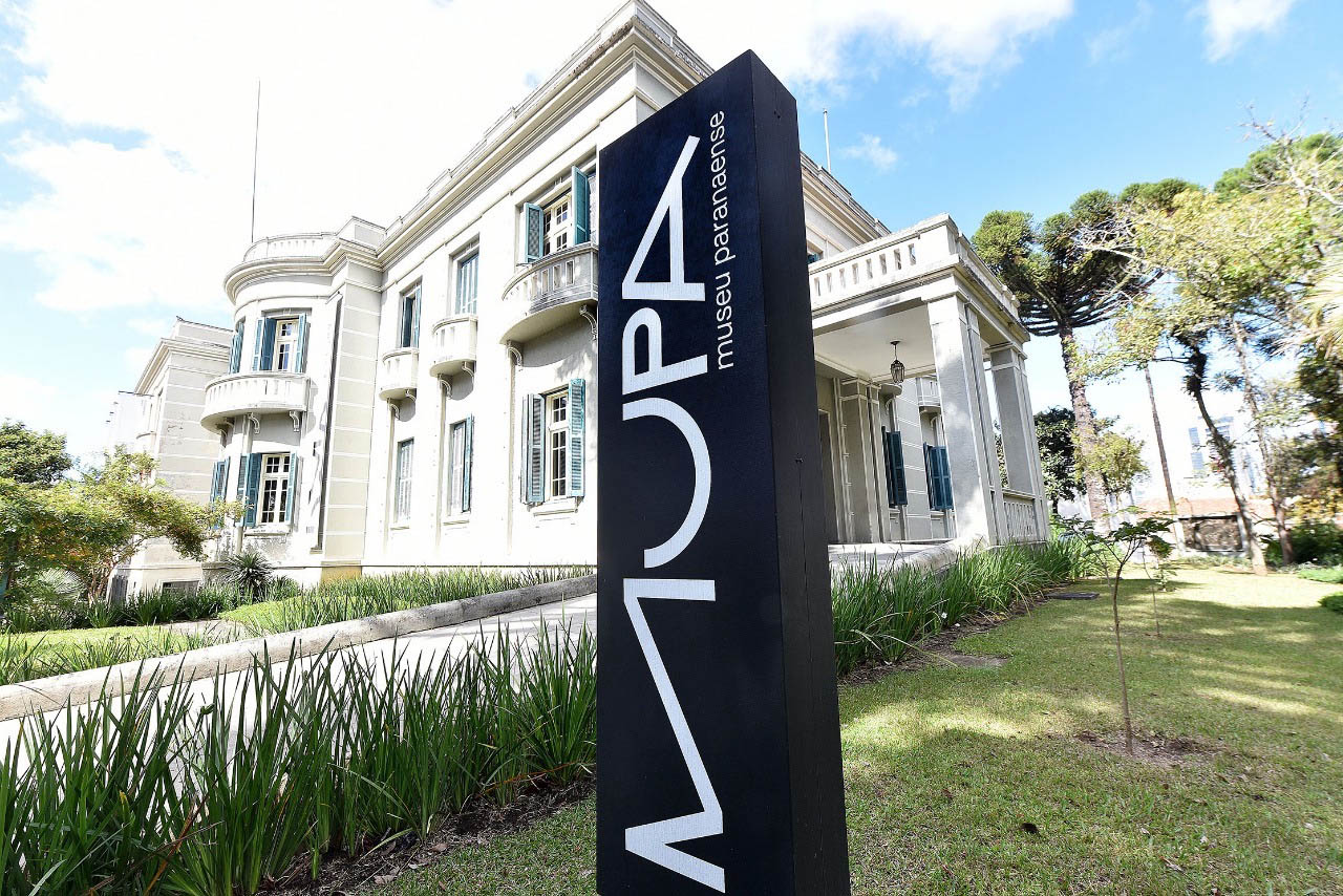 O governador Carlos Massa Ratinho Junior sancionou a lei 10.651 que cria o Dia Estadual do Patrimônio Cultural, a ser comemorado anualmente em 17 de agosto.   -  Curitiba, 17/08/2021  -  Foto: Alessandro Vieira/AEN