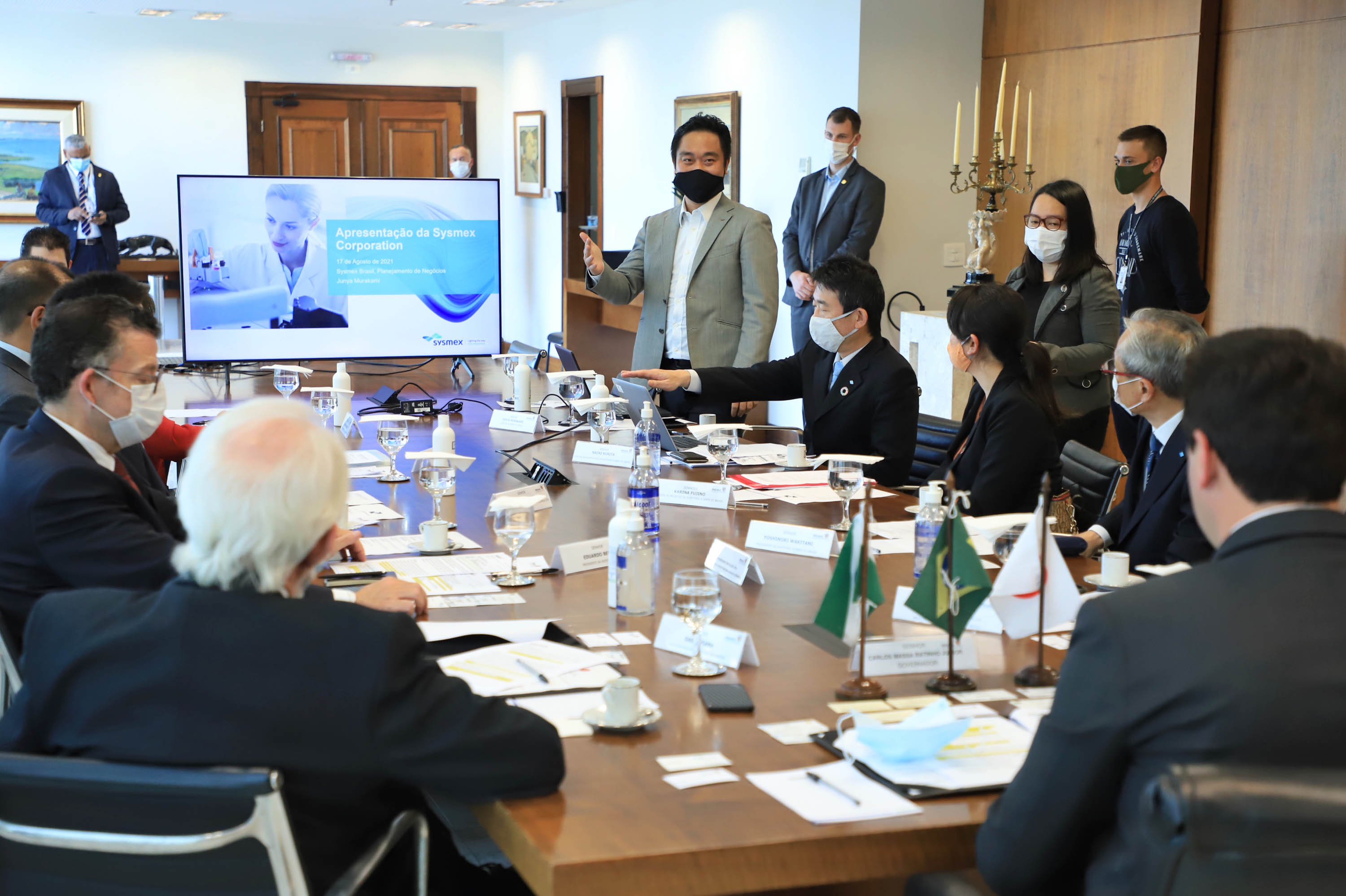 Governador Carlos Massa Ratinho Junior recebe anúncio de investimentos pela Sumitomo Rubber do Brasil e apresentação de empresas japonesas. Palácio Iguaçu, Curitiba, 17/agosto/2021. - Foto: José Fernando Ogura/AEN