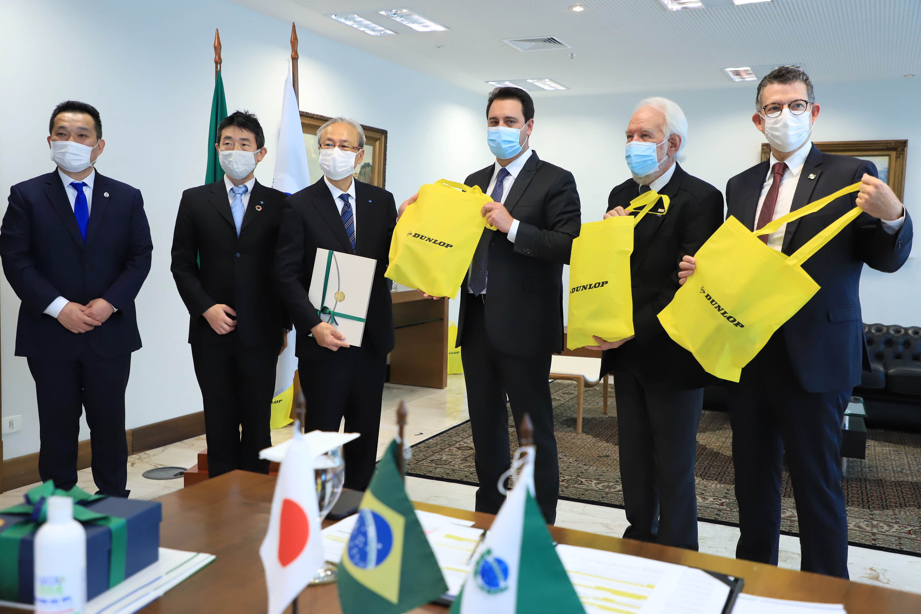 Governador Carlos Massa Ratinho Junior recebe anúncio de investimentos pela Sumitomo Rubber do Brasil e apresentação de empresas japonesas. Palácio Iguaçu, Curitiba, 17/agosto/2021. - Foto: José Fernando Ogura/AEN