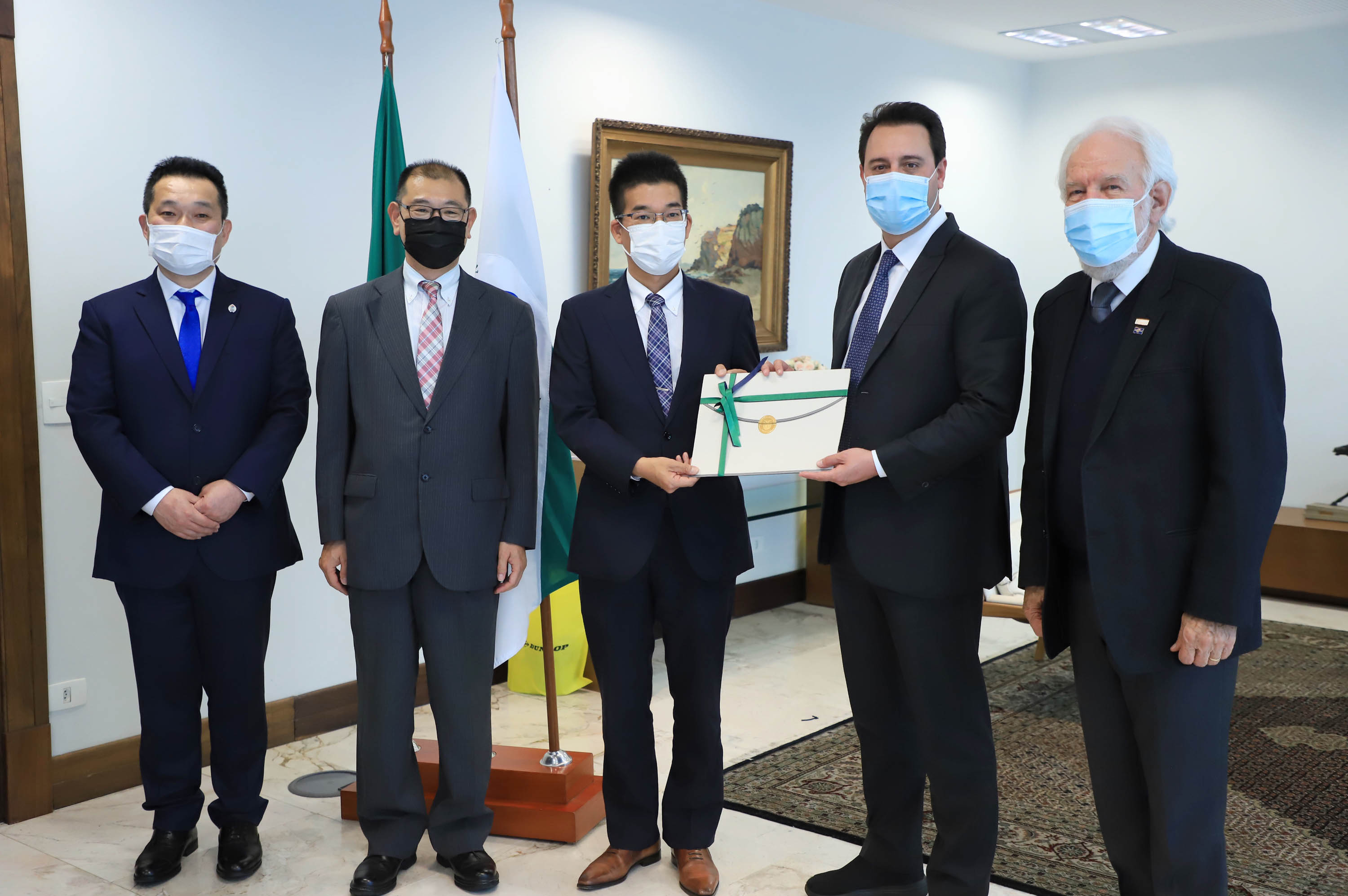 Governador Carlos Massa Ratinho Junior recebe anúncio de investimentos pela Sumitomo Rubber do Brasil e apresentação de empresas japonesas. Palácio Iguaçu, Curitiba, 17/agosto/2021. - Foto: José Fernando Ogura/AEN