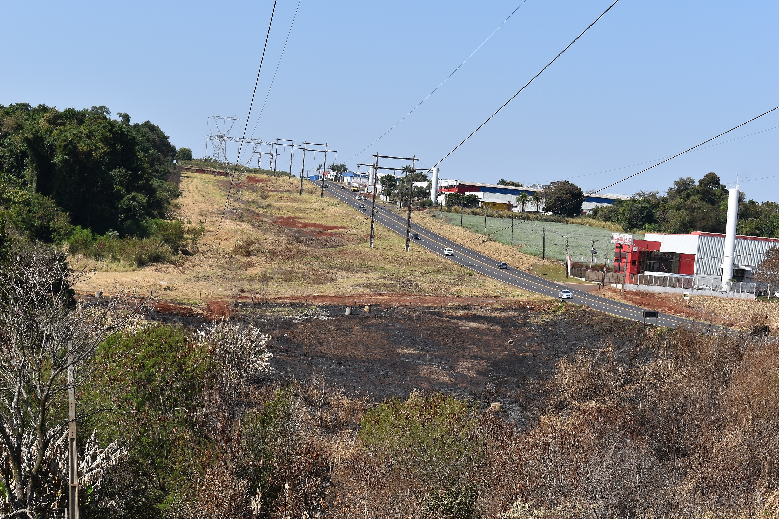 Desligamentos por queimadas aumentam 30% no Paraná Foto COPEL