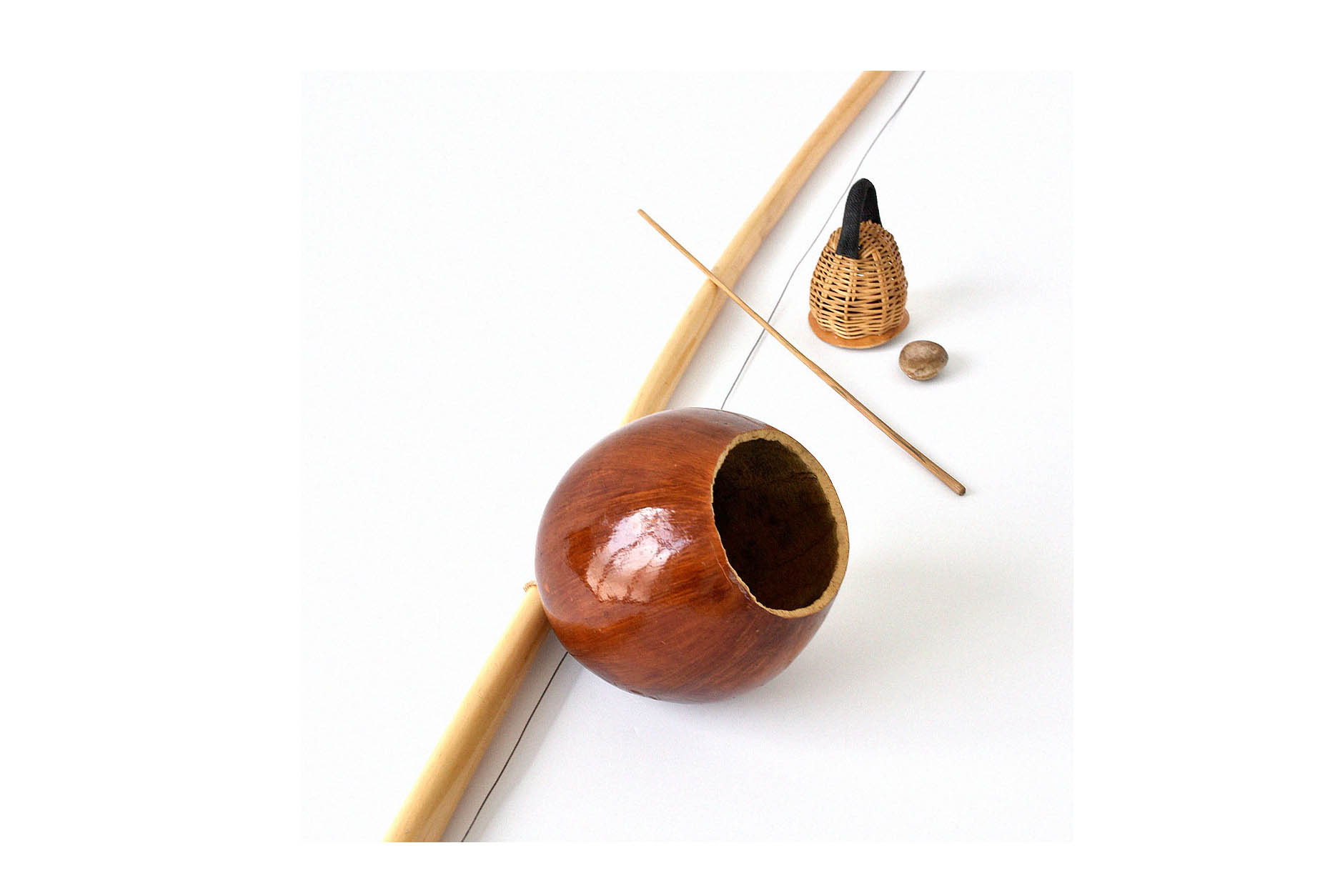 Mestre Maiky, integrante do Grupo Internacional Capoeira Aliance, munici?pio de Maringa?, Parana?. Berimbau Gunga, 2020.  -  Foto: Acervo MUPA