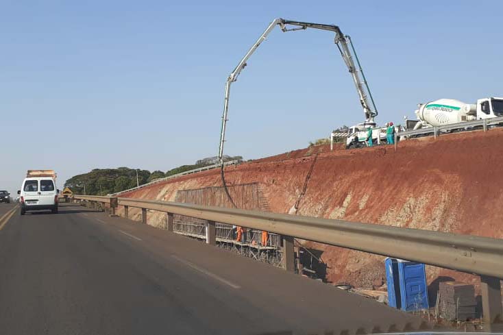 O Departamento de Estradas de Rodagem do Paraná (DER/PR) retomou este mês as obras de um novo viaduto em Água Boa, distrito de Paiçandu, na região Noroeste. A obra de arte especial, localizada no km 164 da PR-323, tem um valor de cerca de R$ 2 milhões para execução de sua estrutura de concreto armado. Foto:DER