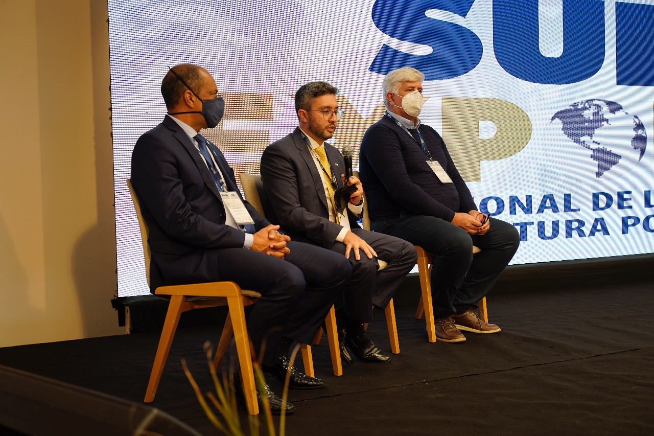 Porto do Sul debatem a atividade portuária
Imagens dos representantes da Portos do Paraná no evento. Foto: Robert Silva/Sul Export