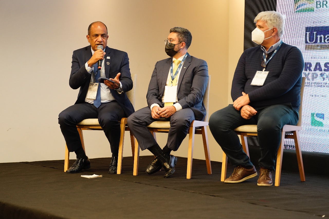 Porto do Sul debatem a atividade portuária
Imagens dos representantes da Portos do Paraná no evento. Foto: Robert Silva/Sul Export