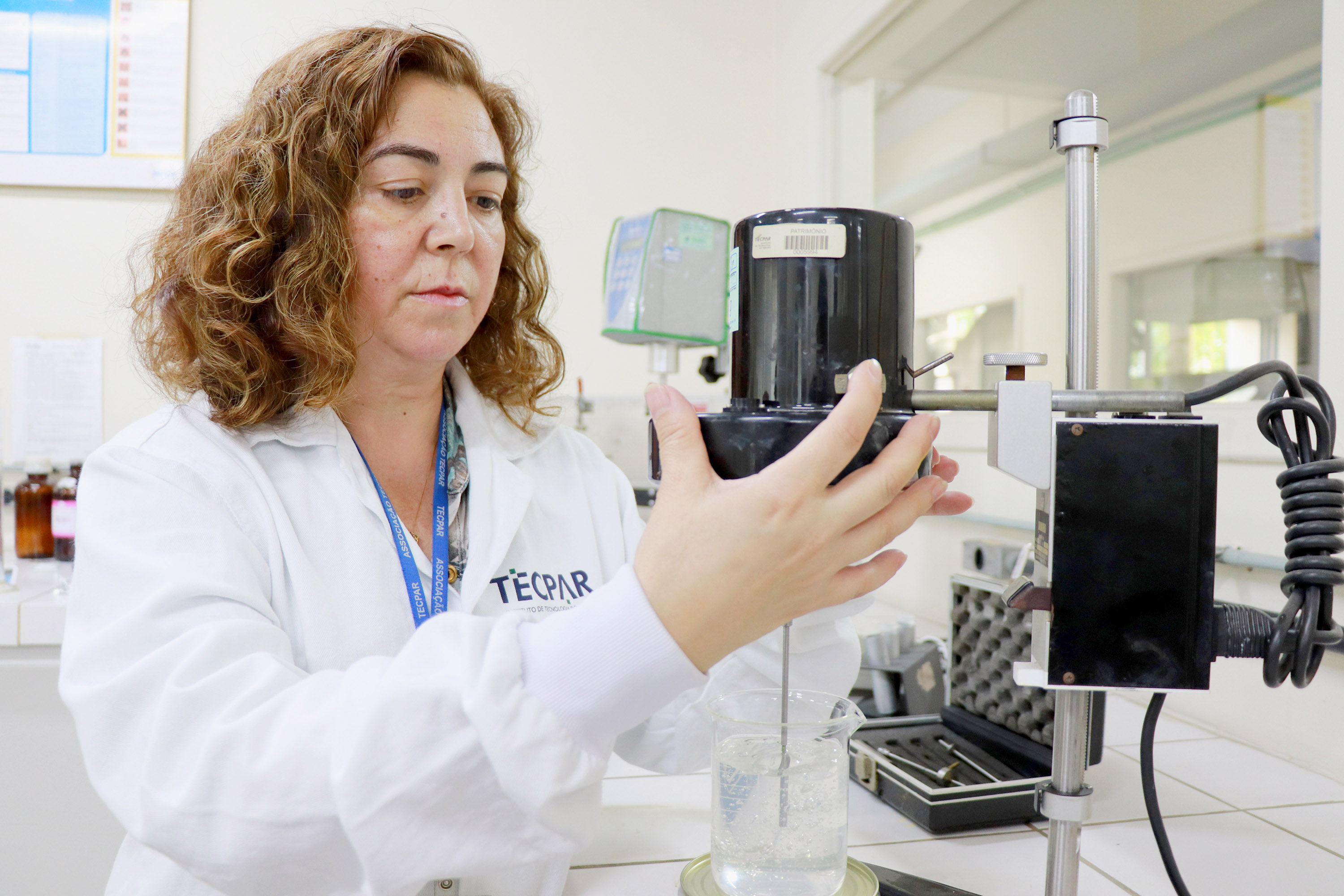 Tecpar analisa qualidade de produtos para indústria da saúde.
Foto: Arnaldo Alves / Arquivo AEN