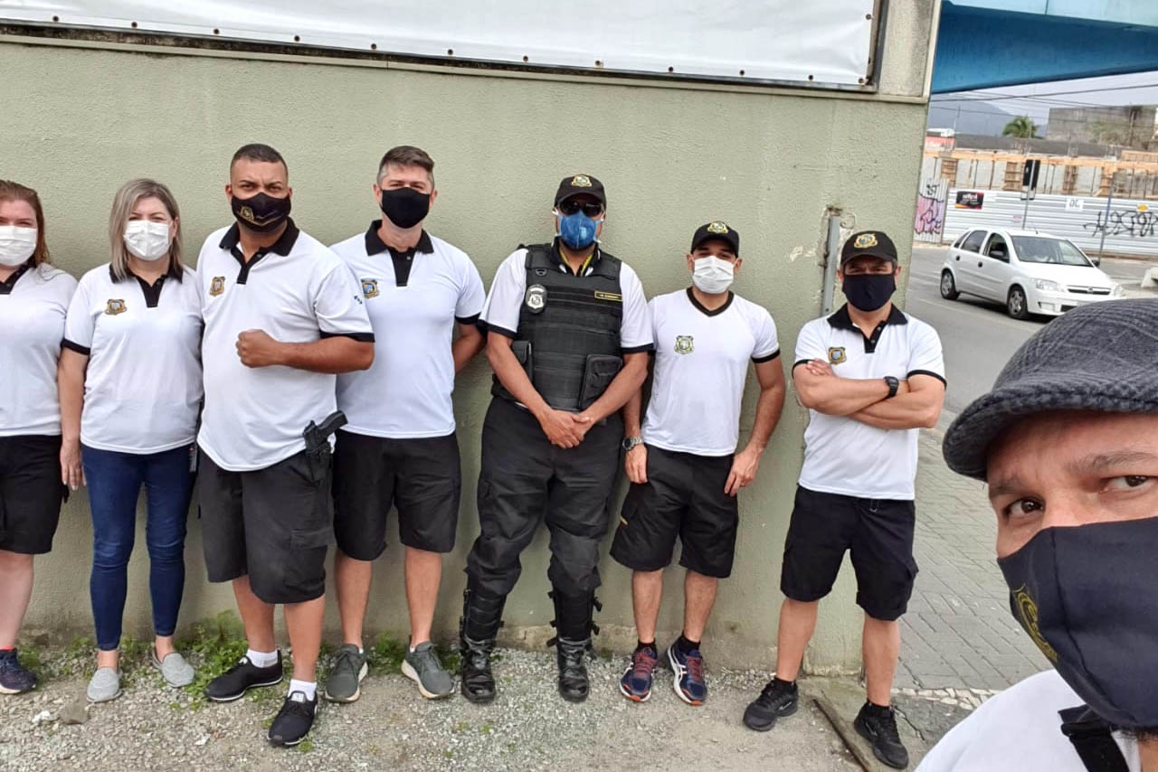 A Polícia Científica do Paraná está reforçando o atendimento neste feriado de Independência. Desde sexta-feira (03/09), o reforço 24 horas de profissionais e viaturas para os atendimentos de perícia oficial acontecem nos municípios de Matinhos, Pontal do Paraná e Guaratuba, no litoral do Estado, e também em Paranavaí, na região Noroeste. -  Curitiba, 04/09/2021  -  Foto: Polícia Científica do Paraná/SESP