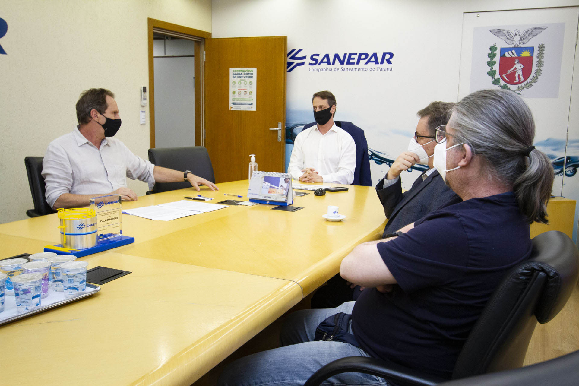 Sanepar e Embrapa vão utilizar abelhas sem ferrão para monitoramento ambiental - Diretor-presidente da Sanepar; Claudio Stabile; diretor de Meio Ambiente da Sanepar; Julio Gonchorosky; Chefe Geral da Embrapa Florestas; Erich Schaitza; e pesquisador da Embrapa Florestas Guilherme Schnell e Schühli; -; Curitiba; 13/09/2021; -; Foto:; Andre Thiago Chaves Aguiar/Sanepar