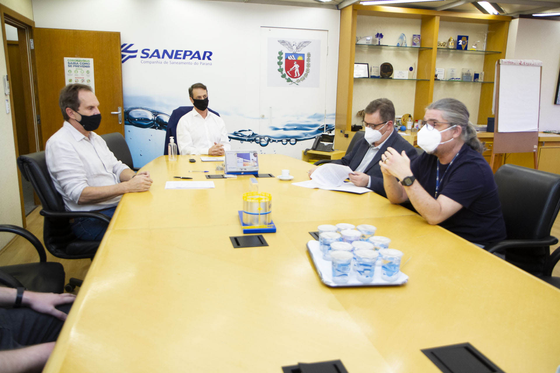 Sanepar e Embrapa vão utilizar abelhas sem ferrão para monitoramento ambiental - Diretor-presidente da Sanepar; Claudio Stabile; diretor de Meio Ambiente da Sanepar; Julio Gonchorosky; Chefe Geral da Embrapa Florestas; Erich Schaitza; e pesquisador da Embrapa Florestas Guilherme Schnell e Schühli; -; Curitiba; 13/09/2021; -; Foto:; Andre Thiago Chaves Aguiar/Sanepar