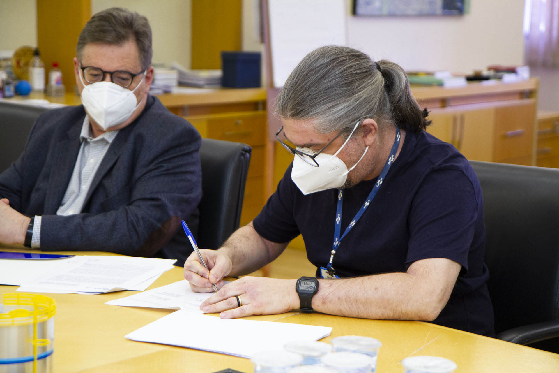 Sanepar e Embrapa vão utilizar abelhas sem ferrão para monitoramento ambiental - Diretor-presidente da Sanepar; Claudio Stabile; diretor de Meio Ambiente da Sanepar; Julio Gonchorosky; Chefe Geral da Embrapa Florestas; Erich Schaitza; e pesquisador da Embrapa Florestas Guilherme Schnell e Schühli; -; Curitiba; 13/09/2021; -; Foto:; Andre Thiago Chaves Aguiar/Sanepar