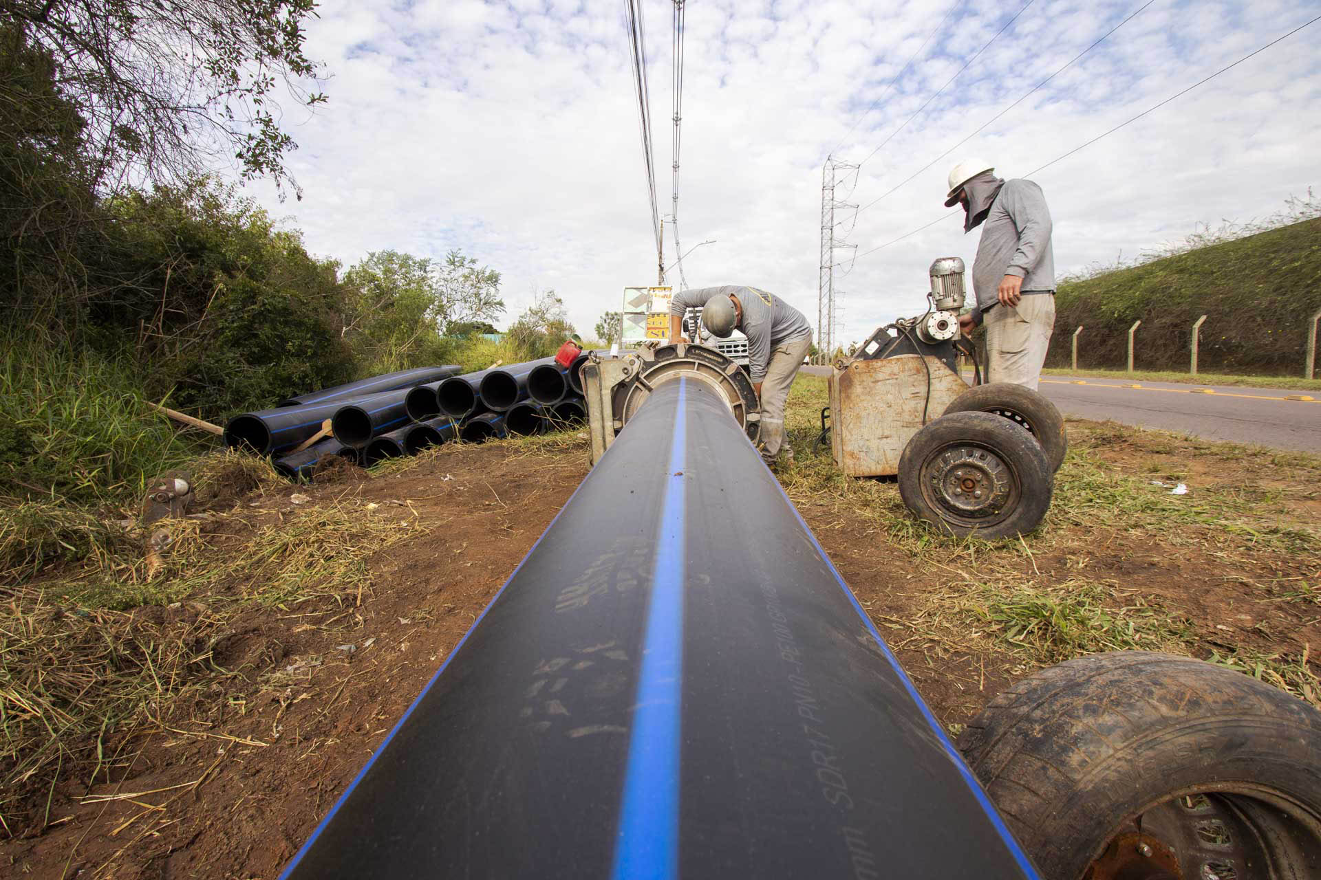 Obra de implantação de adutora que leva água do Rio Verde ao Passaúna  -  Curitiba, 14/09/2021  -  Foto: André Thiago/Sanepar