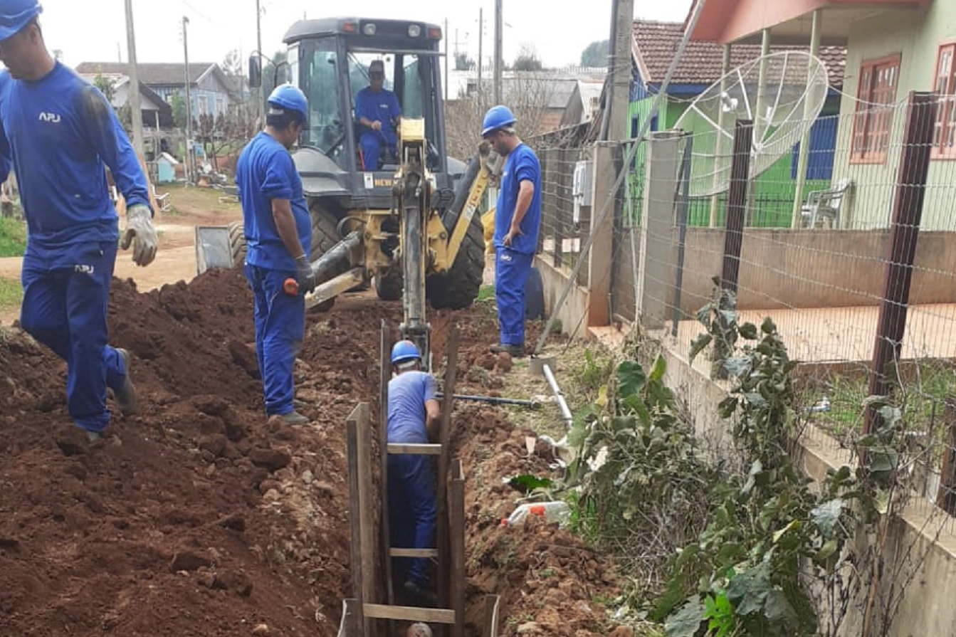 Sanepar amplia sistema de esgoto em Santo Antônio do Sudoeste  -  Foto: Sanepar