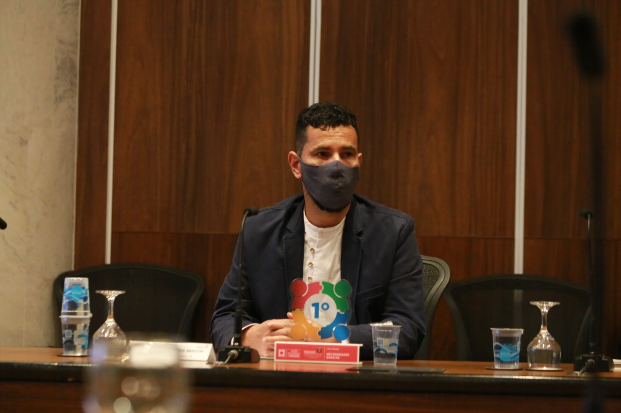 Representantes das três entidades sociais vencedoras do Prêmio Ação Solidária Paraná de 2020 foram recebidos no Palácio Iguaçu, nesta quinta-feira (16), para a entrega do troféu e certificado de reconhecimento da competição de solidariedade promovida pelo Governo do Estado