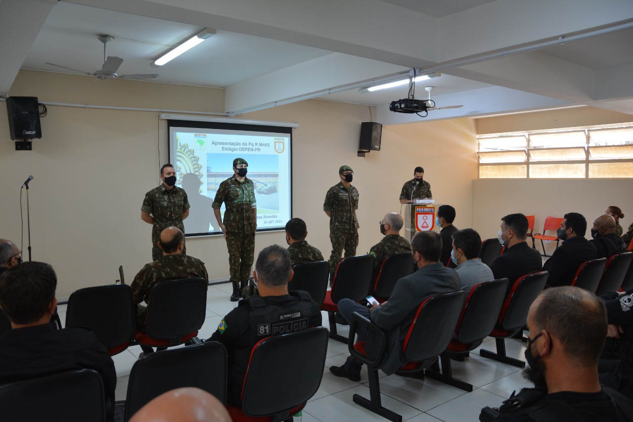 Agentes penitenciários participam de curso de habilitação em fuzil e armeiro no Exército Brasileiro  -  Curitiba, 20/09/2021  -  Foto: DEPEN-PR
