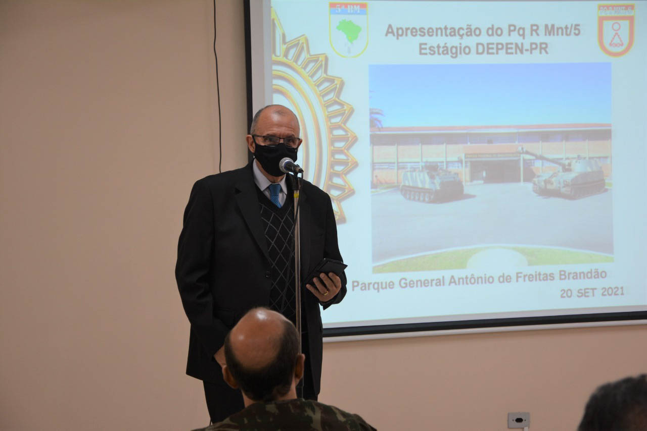 Agentes penitenciários participam de curso de habilitação em fuzil e armeiro no Exército Brasileiro  -  Curitiba, 20/09/2021  -  Foto: DEPEN-PR