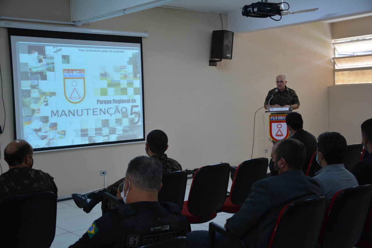 Agentes penitenciários participam de curso de habilitação em fuzil e armeiro no Exército Brasileiro  -  Curitiba, 20/09/2021  -  Foto: DEPEN-PR