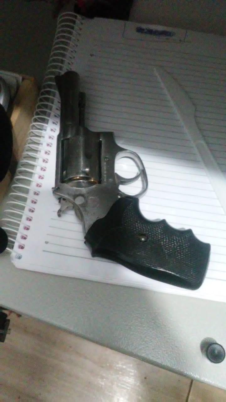 Envolvidos em tentativa de latrocínio de policial militar são localizados em operação conjunta na Capital . Na foto, coletiva de imprensa  -  Curitiba, 21 de setembro de 2021.  -  Foto: Soldado Amanda Morais