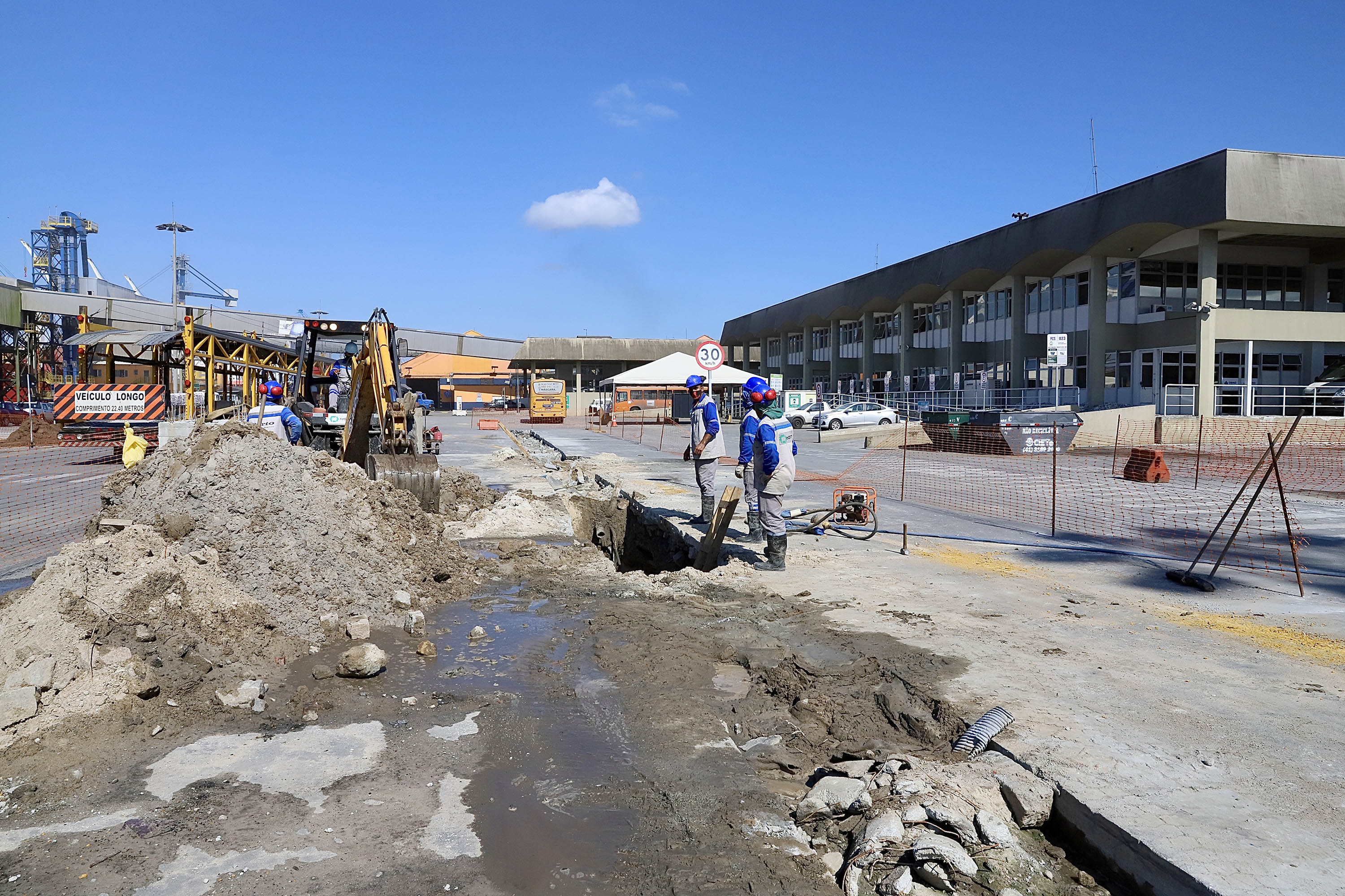 Novo sistema de drenagem pluvial é instalado em 375 mil m² do Porto de Paranaguá  -  Paranaguá, 24/09/2021  -  Foto: Claudio Neves/Portos do Paraná