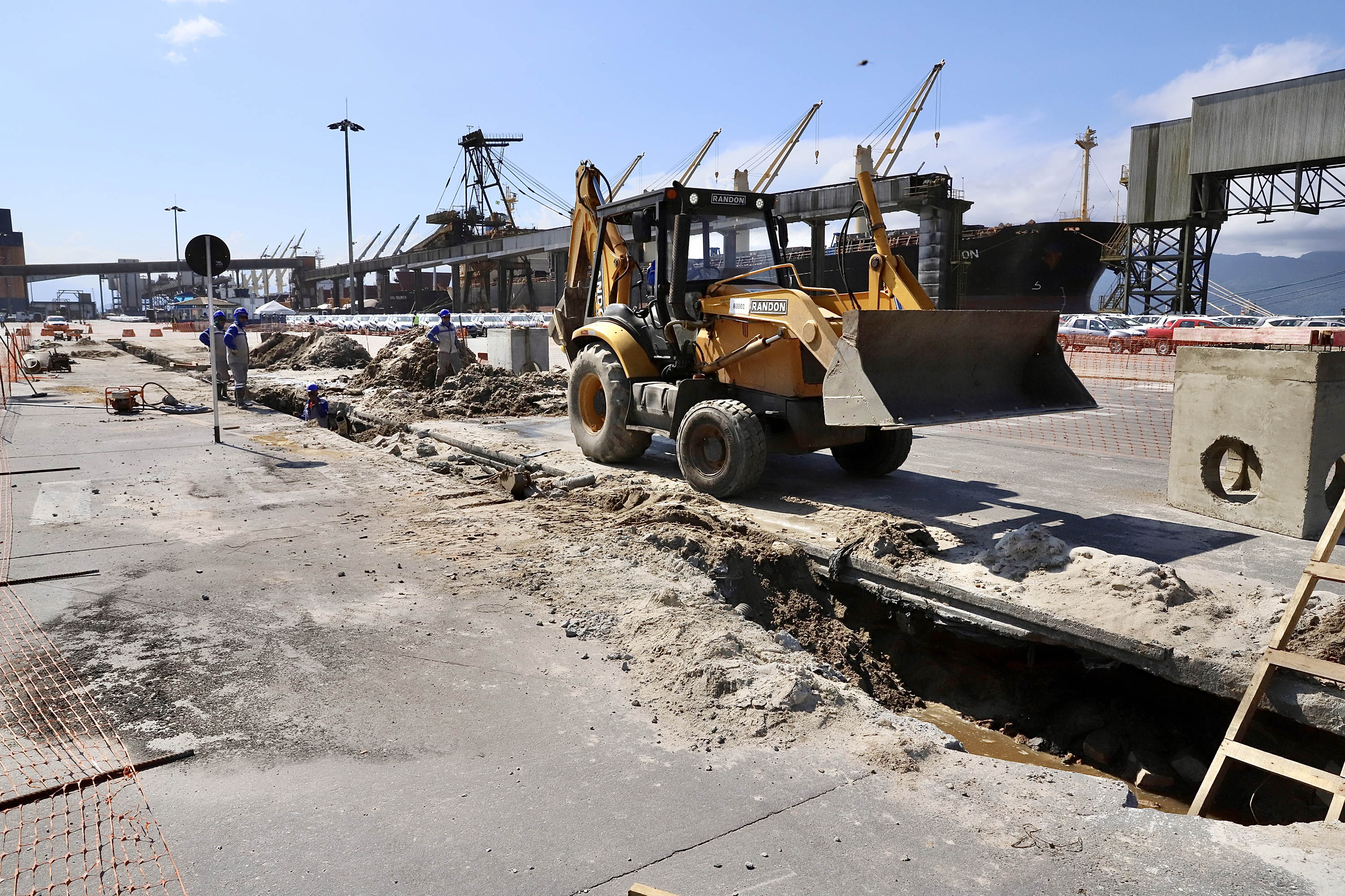 Novo sistema de drenagem pluvial é instalado em 375 mil m² do Porto de Paranaguá  -  Paranaguá, 24/09/2021  -  Foto: Claudio Neves/Portos do Paraná