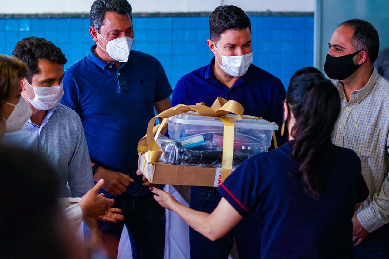 Governo entrega novo lote de kits de robótica a escolas de 16 municípios . Foto: Guilherme Flores/Casa Civil