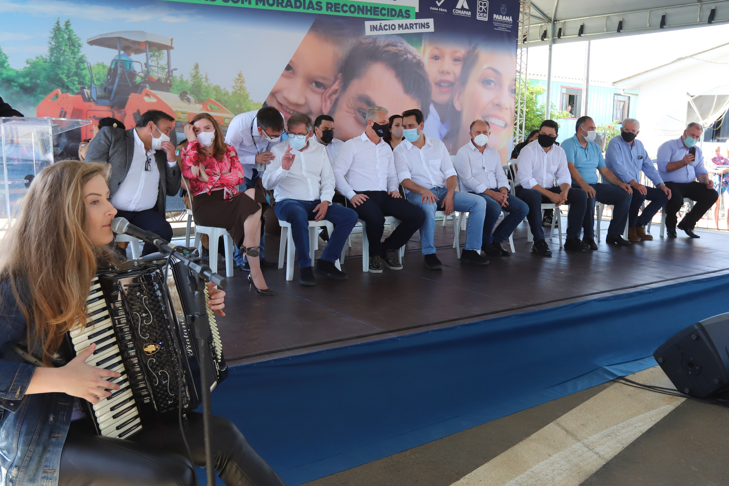 Inacio Martins O governador Carlos Massa Ratinho Junior entrega nesta sexta-feira (24), para Inácio Martins, no Centro-Sul do Estado, 202 títulos de regularização fundiária para moradores do bairro São Roque. E tambem libera R$ 2 milhões para pavimentação de vias. 24/09/2021 - Foto: Geraldo Bubniak/AEN