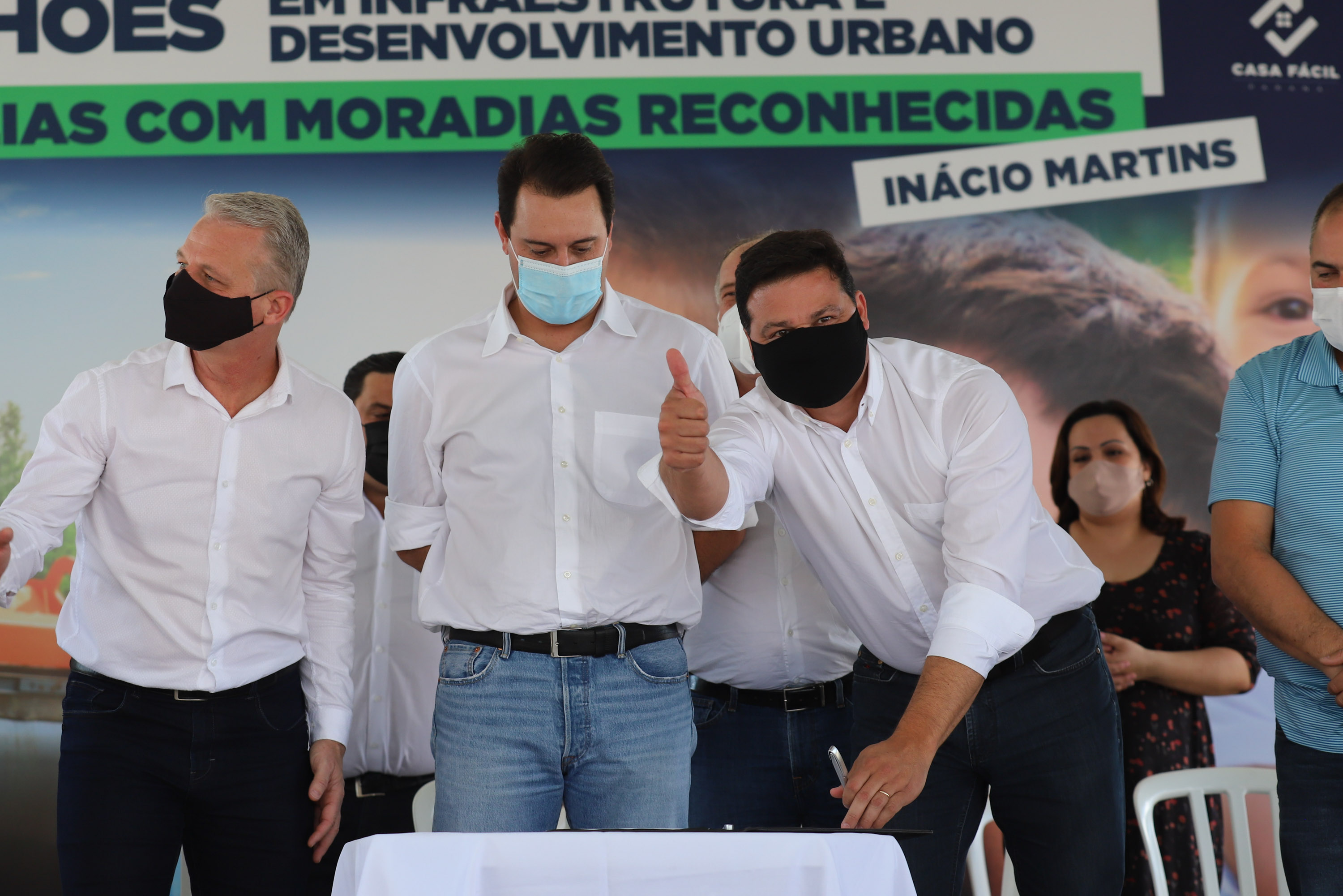 Inacio Martins O governador Carlos Massa Ratinho Junior entrega nesta sexta-feira (24), para Inácio Martins, no Centro-Sul do Estado, 202 títulos de regularização fundiária para moradores do bairro São Roque. E tambem libera R$ 2 milhões para pavimentação de vias. 24/09/2021 - Foto: Geraldo Bubniak/AEN