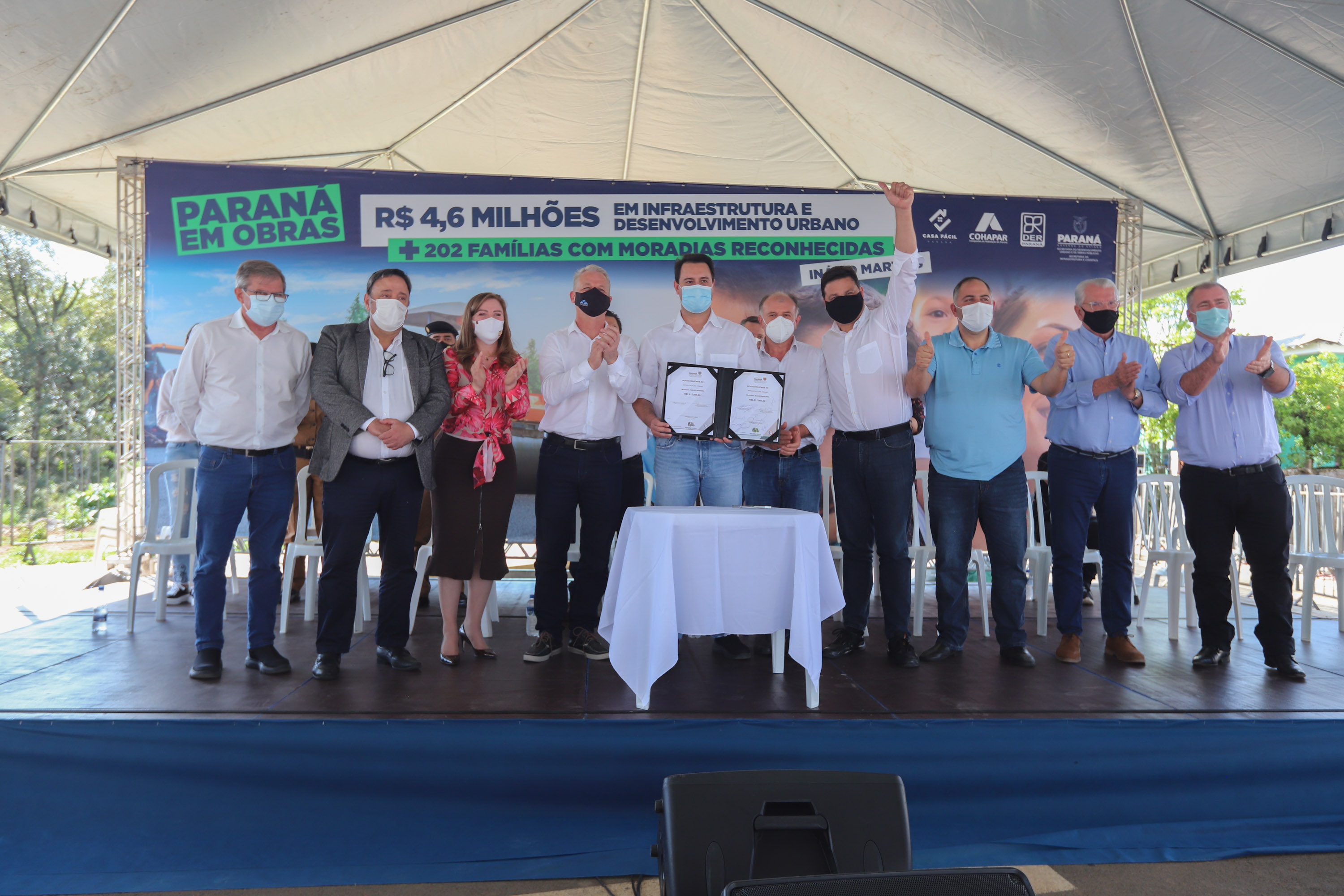 Inacio Martins O governador Carlos Massa Ratinho Junior entrega nesta sexta-feira (24), para Inácio Martins, no Centro-Sul do Estado, 202 títulos de regularização fundiária para moradores do bairro São Roque. E tambem libera R$ 2 milhões para pavimentação de vias. 24/09/2021 - Foto: Geraldo Bubniak/AEN
