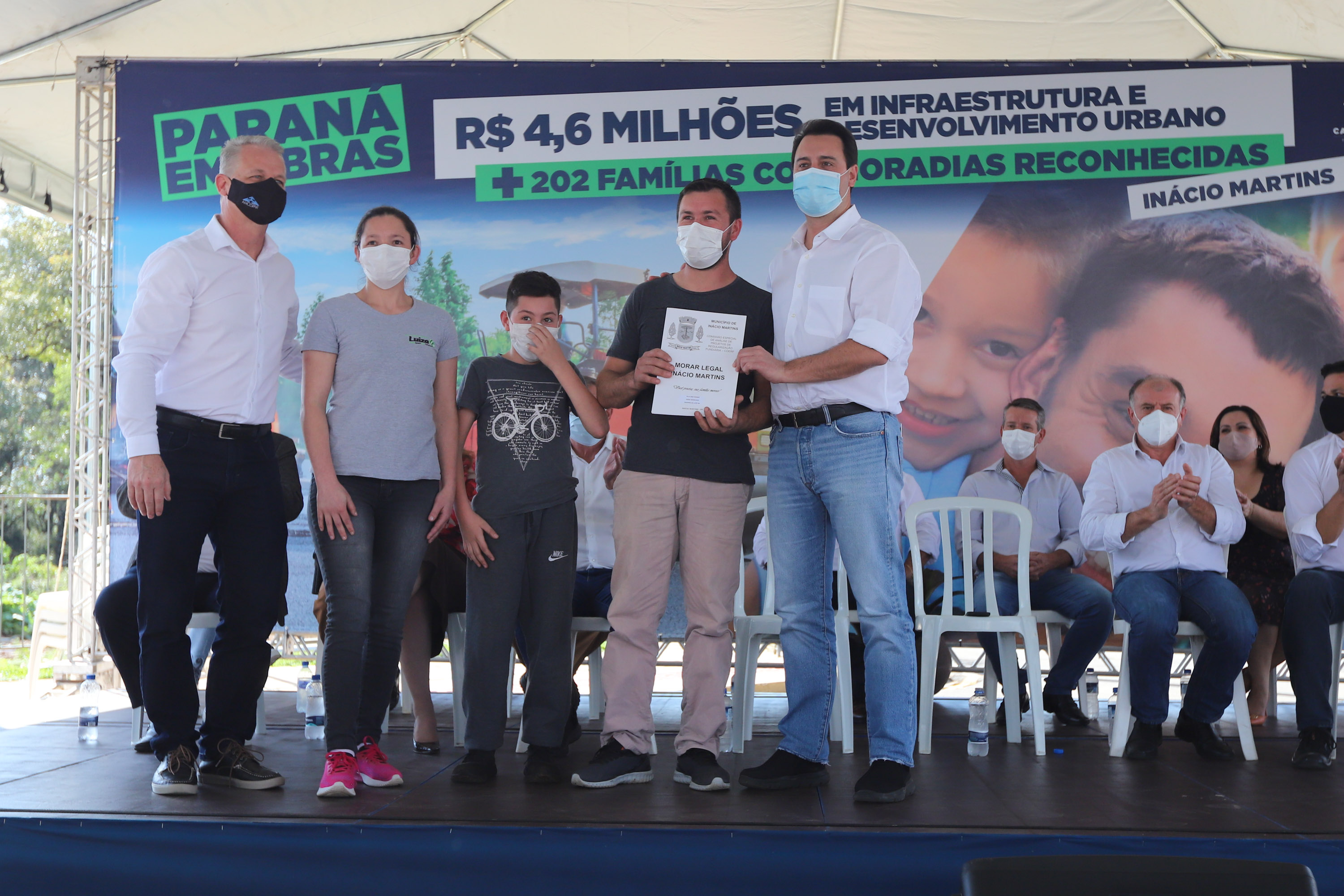 Inacio Martins O governador Carlos Massa Ratinho Junior entrega nesta sexta-feira (24), para Inácio Martins, no Centro-Sul do Estado, 202 títulos de regularização fundiária para moradores do bairro São Roque. E tambem libera R$ 2 milhões para pavimentação de vias. 24/09/2021 - Foto: Geraldo Bubniak/AEN