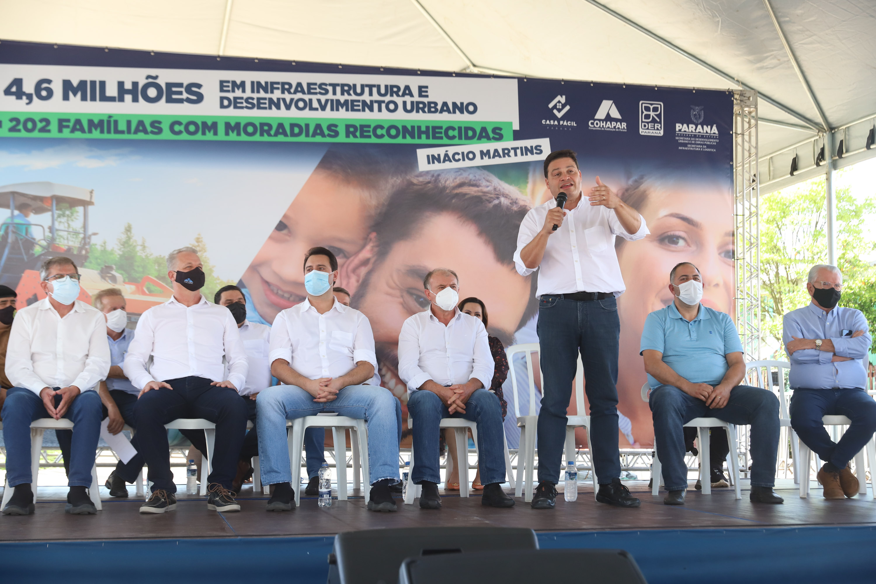 Inacio Martins O governador Carlos Massa Ratinho Junior entrega nesta sexta-feira (24), para Inácio Martins, no Centro-Sul do Estado, 202 títulos de regularização fundiária para moradores do bairro São Roque. E tambem libera R$ 2 milhões para pavimentação de vias. Na foto o Secretario de Estado, Sandro Alex.24/09/2021 - Foto: Geraldo Bubniak/AEN