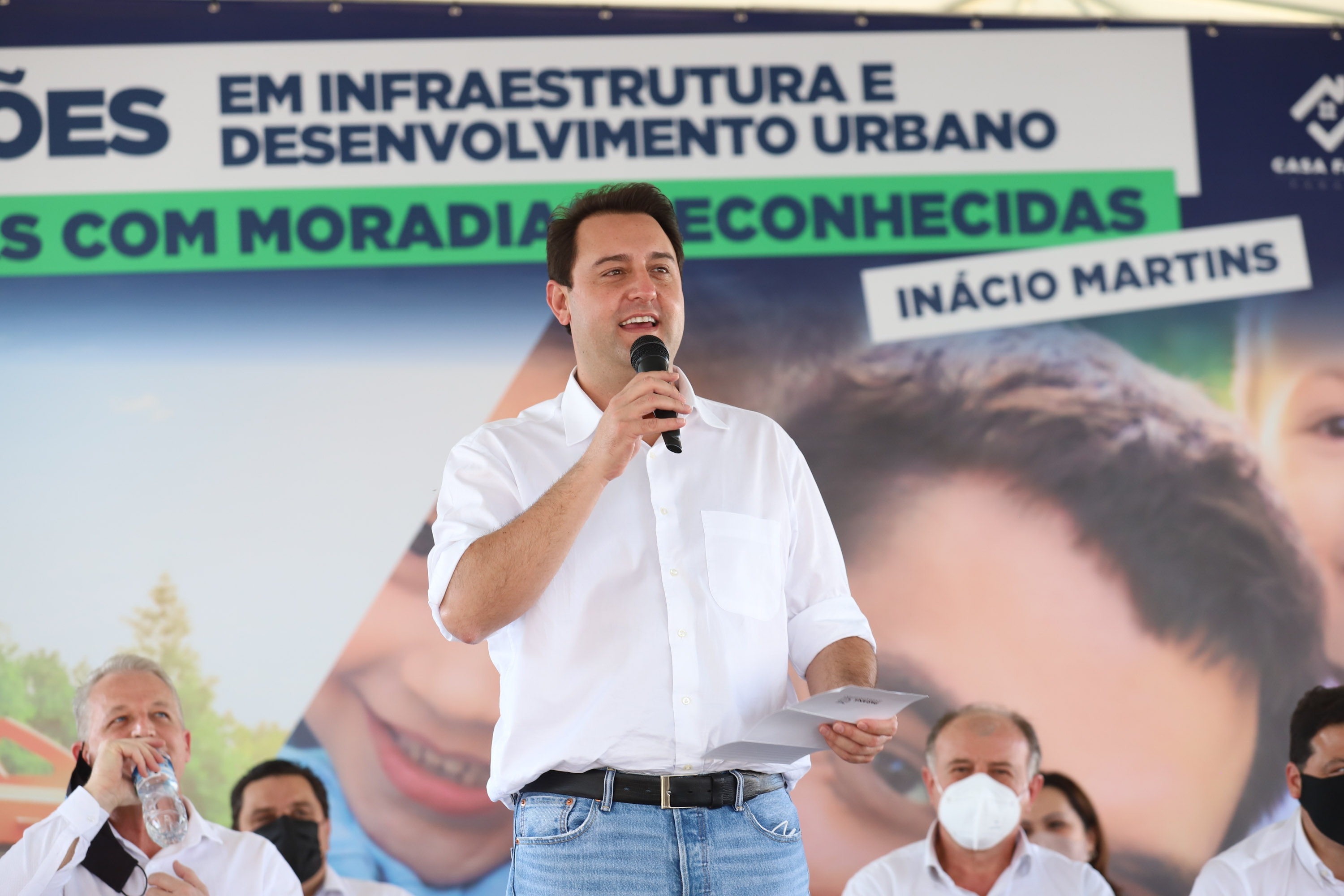 Inacio Martins O governador Carlos Massa Ratinho Junior entrega nesta sexta-feira (24), para Inácio Martins, no Centro-Sul do Estado, 202 títulos de regularização fundiária para moradores do bairro São Roque. E tambem libera R$ 2 milhões para pavimentação de vias. 24/09/2021 - Foto: Geraldo Bubniak/AEN