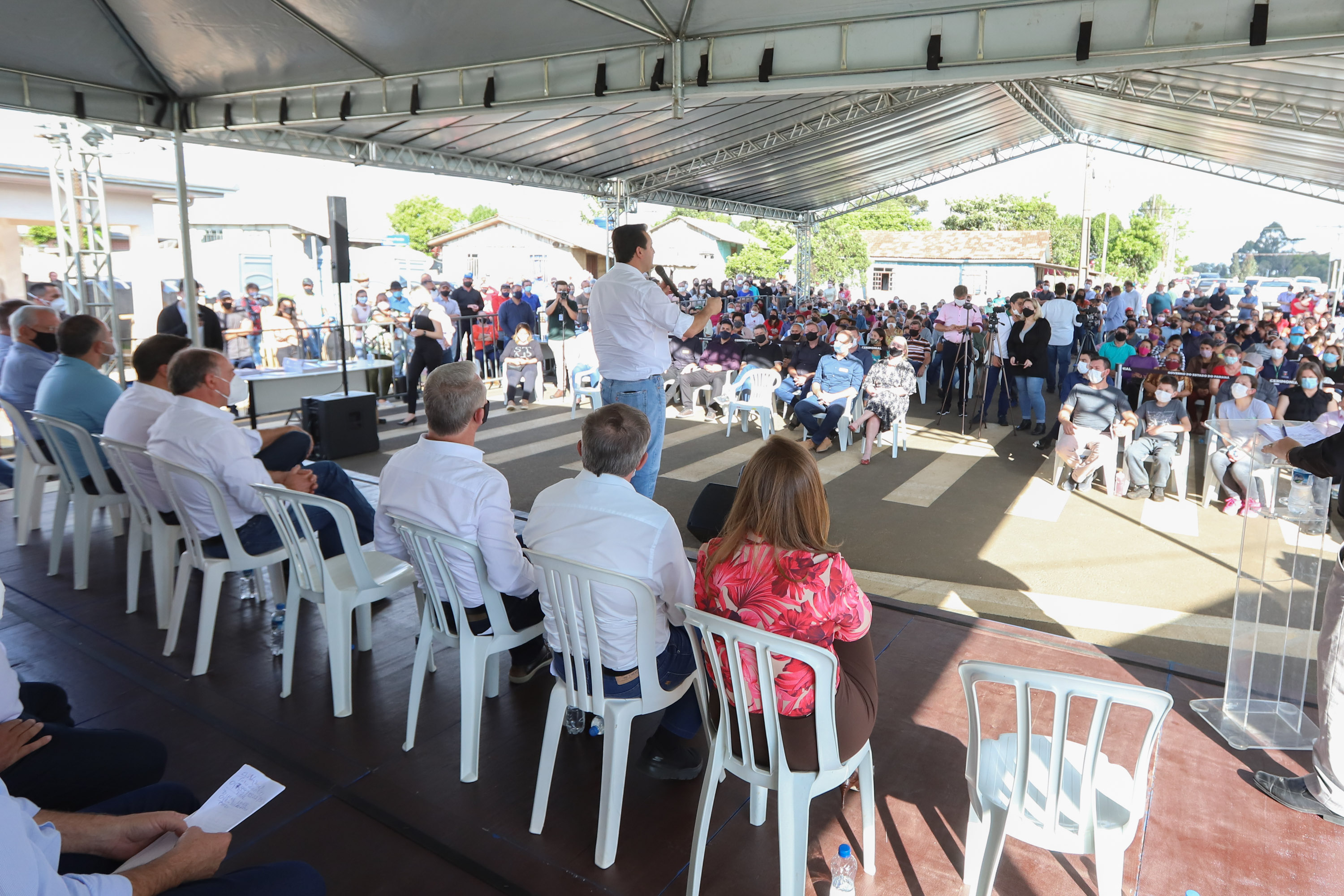 Inacio Martins O governador Carlos Massa Ratinho Junior entrega nesta sexta-feira (24), para Inácio Martins, no Centro-Sul do Estado, 202 títulos de regularização fundiária para moradores do bairro São Roque. E tambem libera R$ 2 milhões para pavimentação de vias. 24/09/2021 - Foto: Geraldo Bubniak/AEN