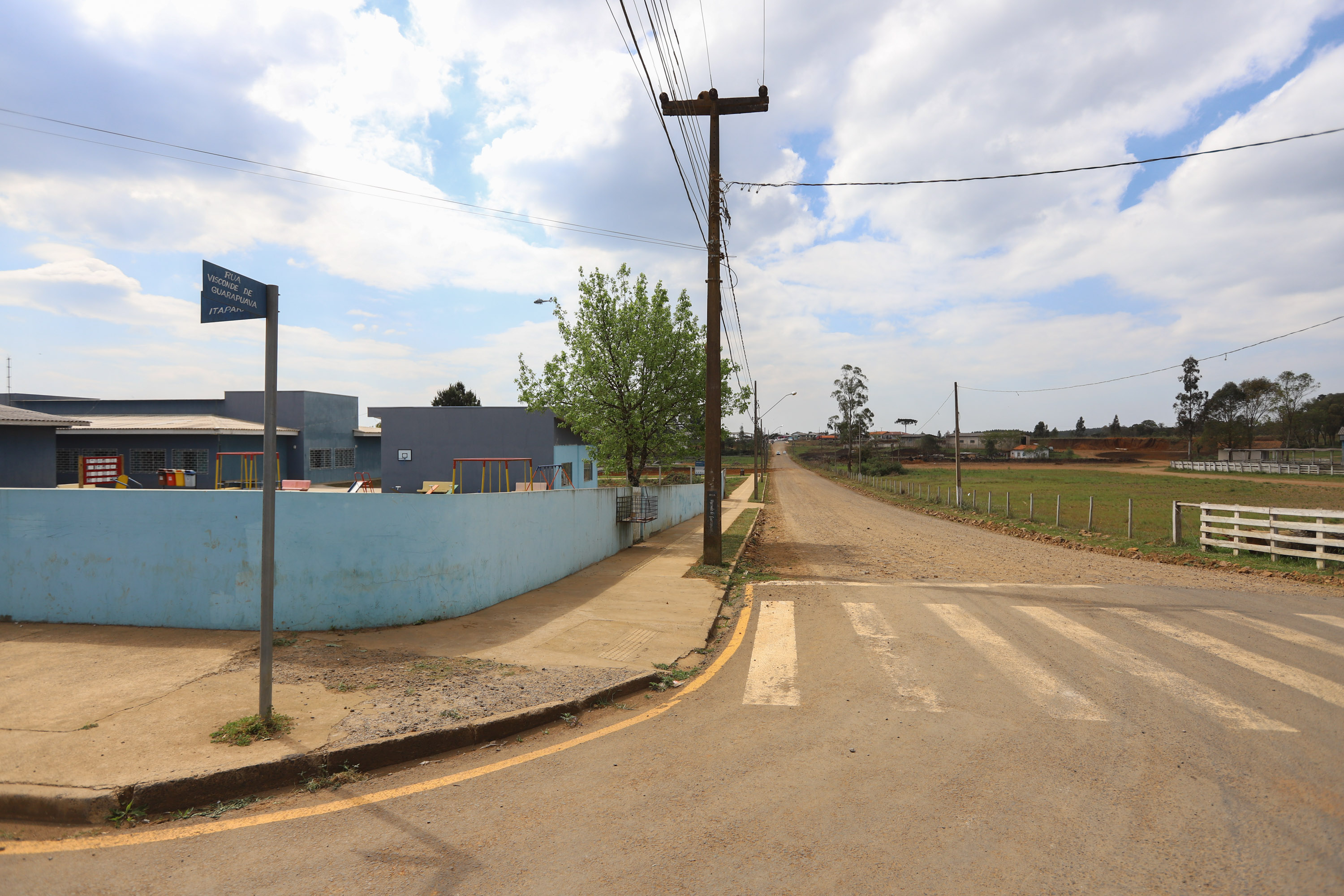 Inacio Martins O governador Carlos Massa Ratinho Junior entrega nesta sexta-feira (24), para Inácio Martins, no Centro-Sul do Estado, 202 títulos de regularização fundiária para moradores do bairro São Roque. E tambem libera R$ 2 milhões para pavimentação de vias. 24/09/2021 - Foto: Geraldo Bubniak/AEN