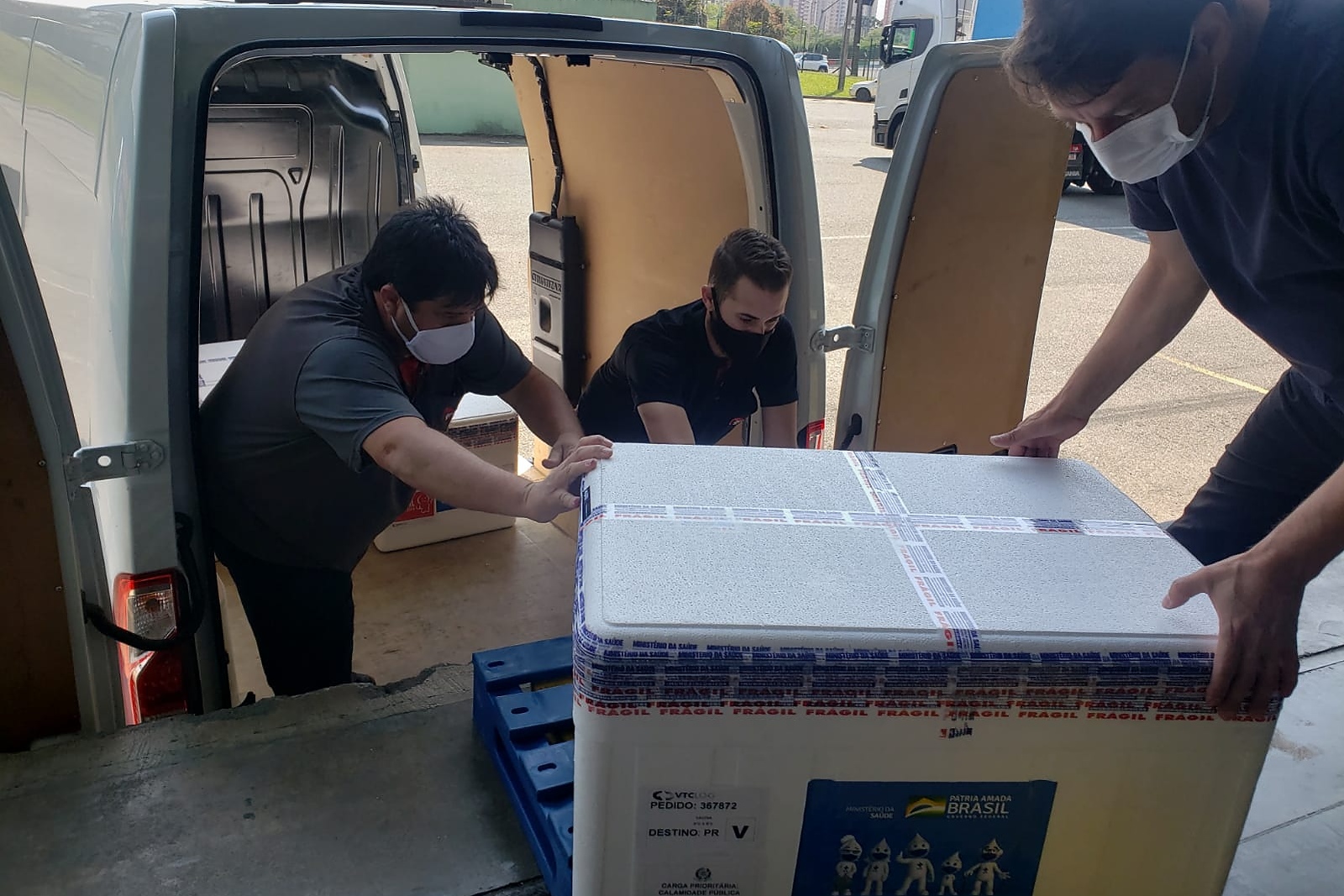 Paraná recebe novo lote de vacinas contra a Covid-19 e distribui 195,3 mil imunizantes Foto: CEMEPAR