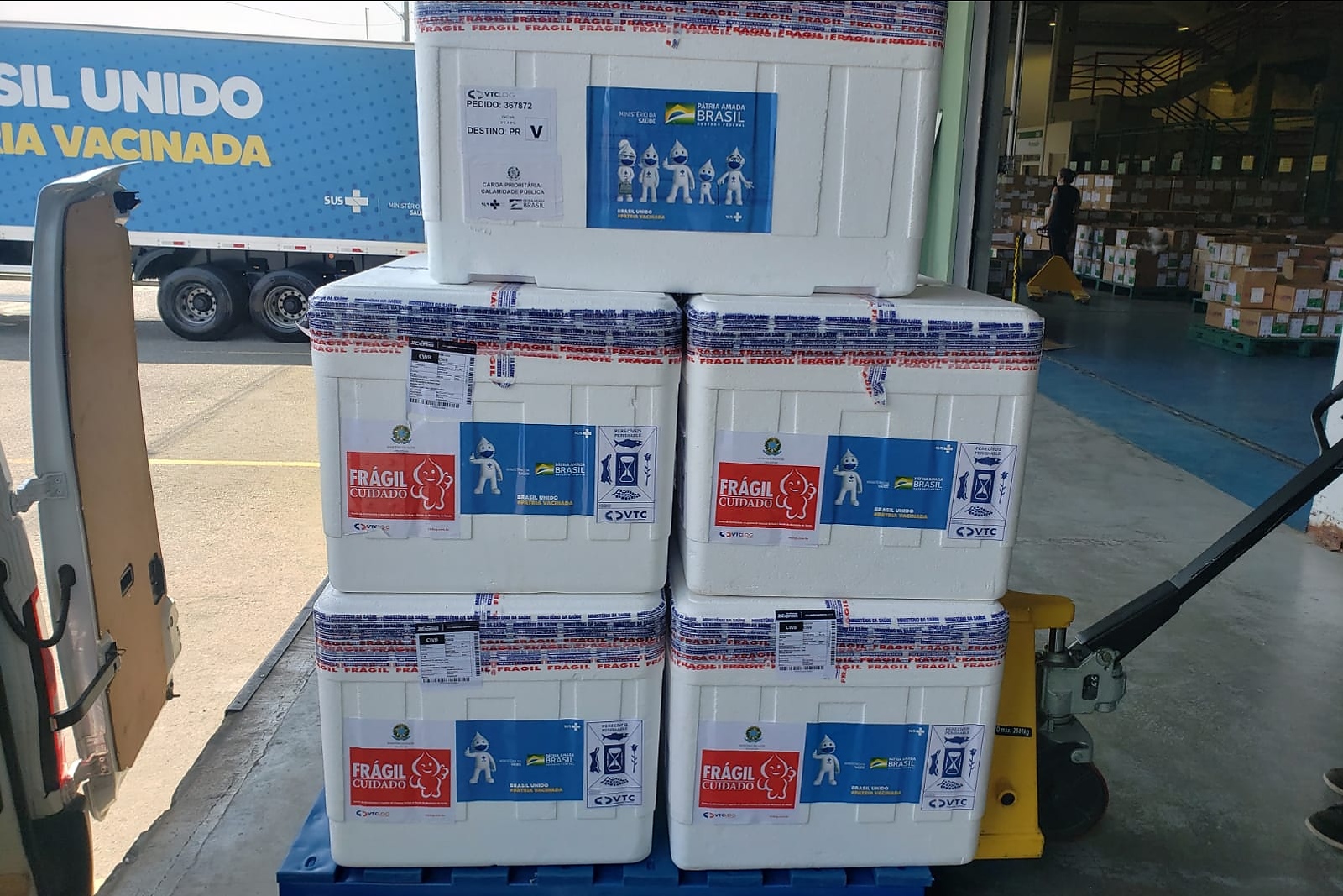 Paraná recebe novo lote de vacinas contra a Covid-19 e distribui 195,3 mil imunizantes Foto: CEMEPAR