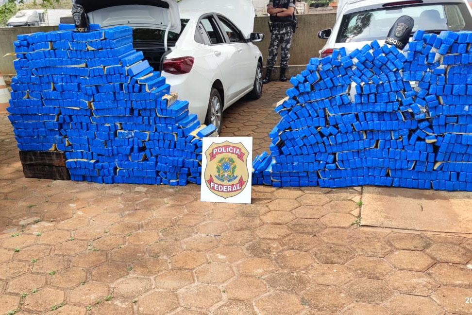 Os esforços da Polícia Militar e da Polícia Federal para reprimir o crime organizado no Norte do Paraná resultaram na apreensão de mais de uma tonelada de maconha na quarta-feira (29/09), em Bela Vista do Paraíso (PR).  - 30/09/2021  -  Foto: PMPR