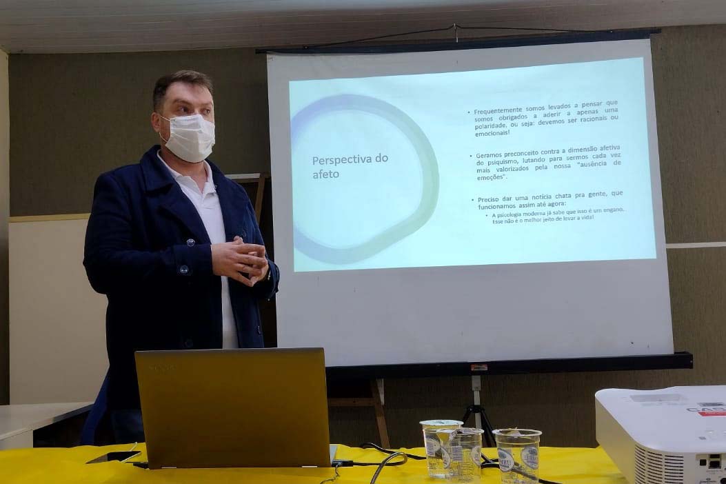 O Departamento Penitenciário do Paraná encerra nesta quinta-feira (30), as atividades da campanha setembro amarelo, que tem como objetivo promover ações de valorização da vida e o combate ao suicídio no sistema prisional. Durante todo o mês, presos e servidores, receberam informações e debateram sobre o tema por meio de uma série de ações. -  Curitiba, 30/09/2021  -  Foto: DEPEN-PR