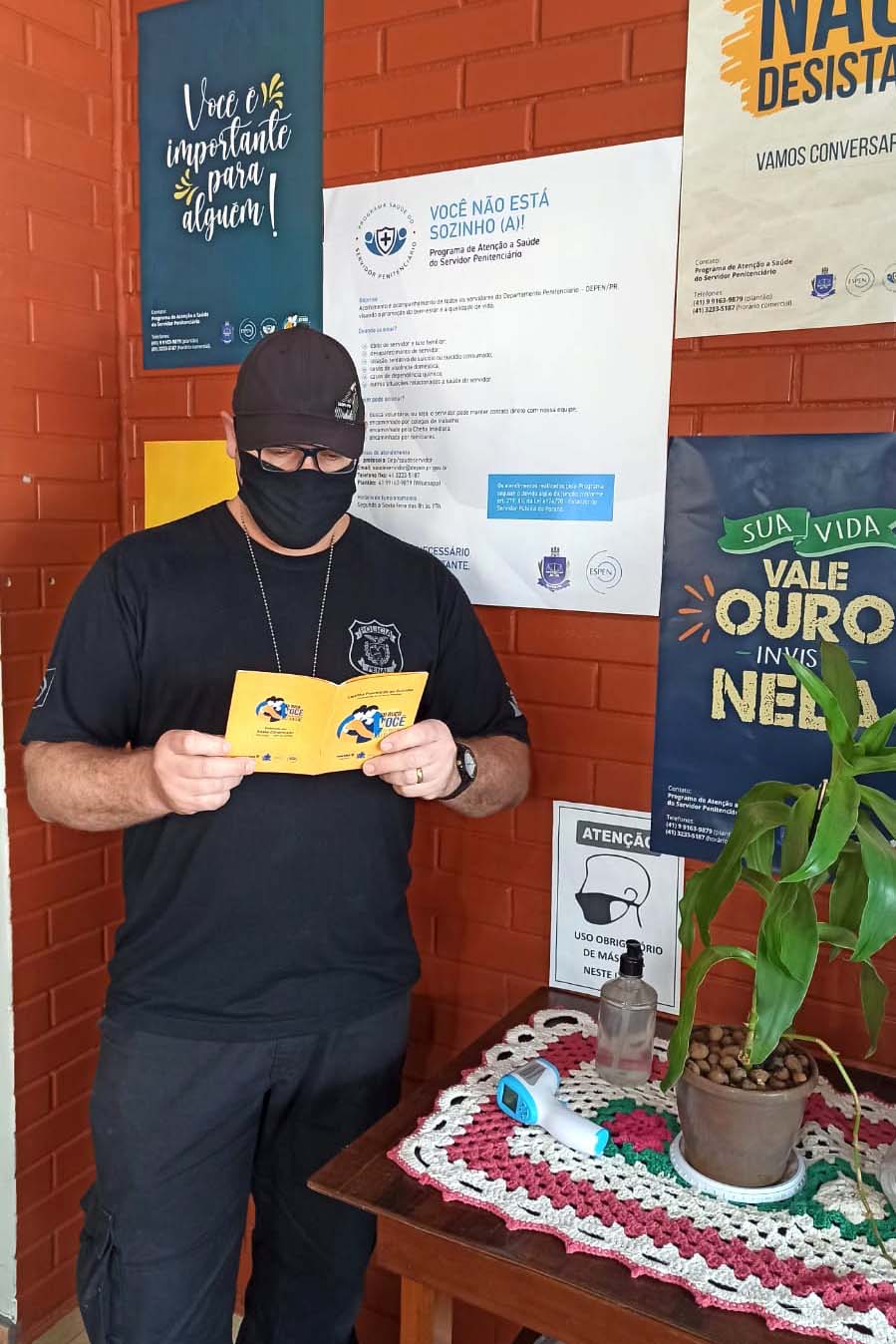 O Departamento Penitenciário do Paraná encerra nesta quinta-feira (30), as atividades da campanha setembro amarelo, que tem como objetivo promover ações de valorização da vida e o combate ao suicídio no sistema prisional. Durante todo o mês, presos e servidores, receberam informações e debateram sobre o tema por meio de uma série de ações. -  Curitiba, 30/09/2021  -  Foto: DEPEN-PR