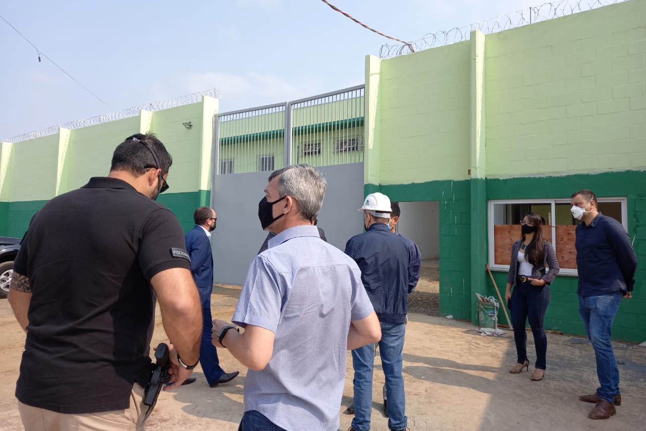 O Secretário da Segurança Pública, Romulo Marinho Soares, esteve em Londrina, nesta quinta-feira (30/09), para acompanhar as obras da Cadeia Pública de Londrina, que estão sendo finalizadas e têm previsão de entrega para novembro deste ano. -  Londrina, 30/09/2021  -  Foto: SESP-PR