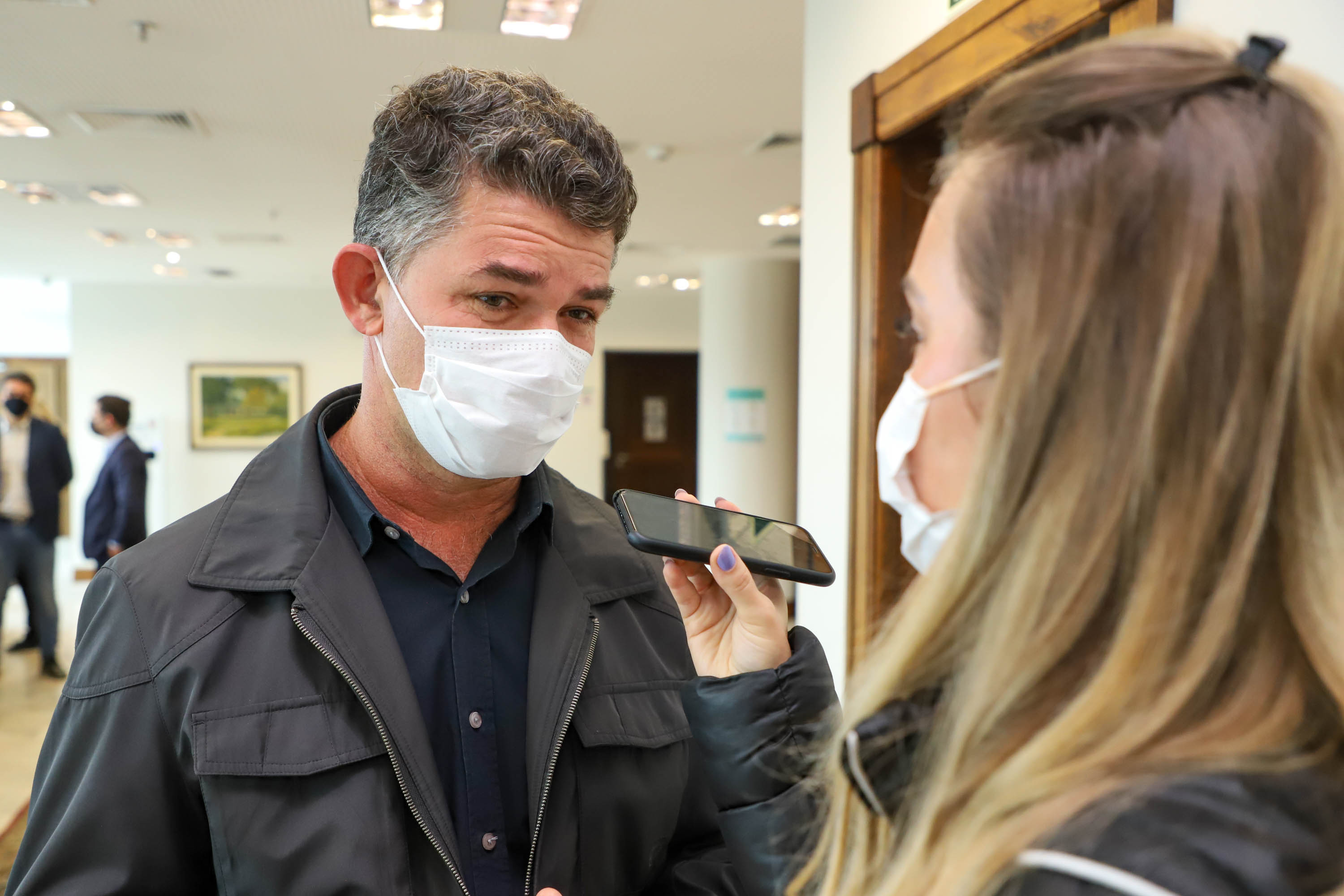 Governador Carlos Massa Ratinho Junior recebe projeto da ponte do Rio Ivai.  -  Curitiba, 04/10/2021  -  Foto: Ari Dias/ AEN.